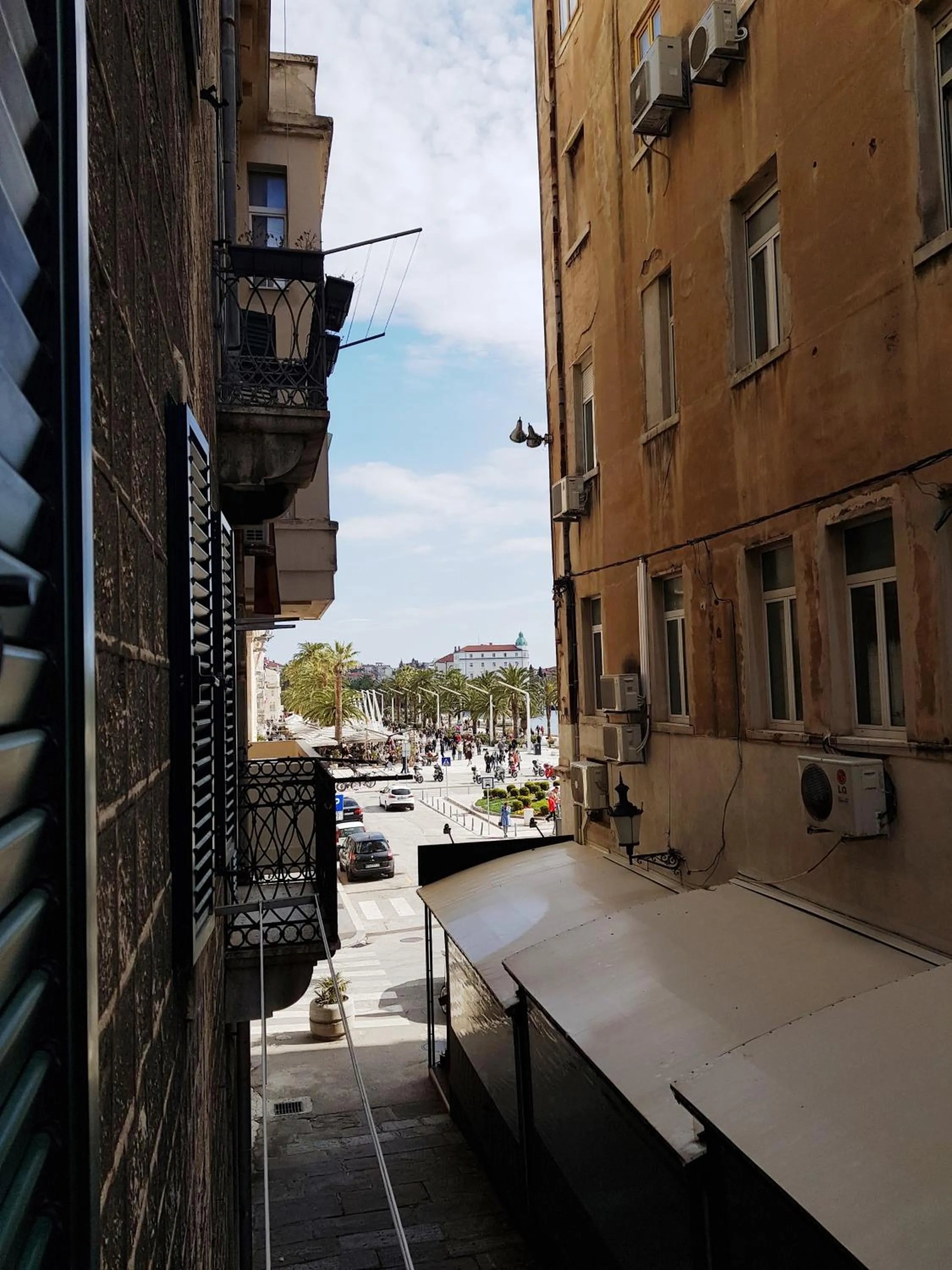 City view in Riva Luxury Rooms