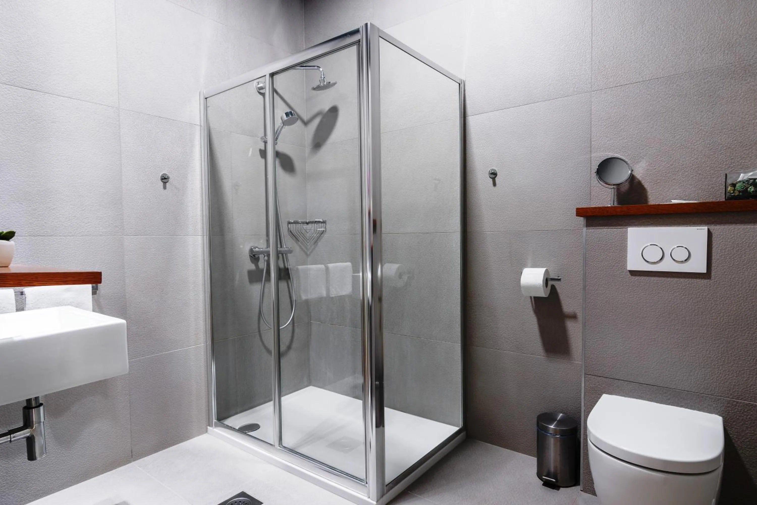 Shower in Riva Luxury Rooms