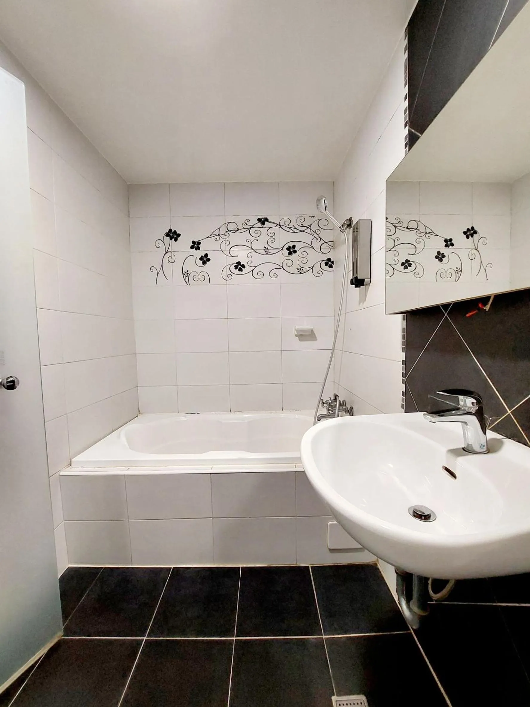 The Riverside Hotel Fashion