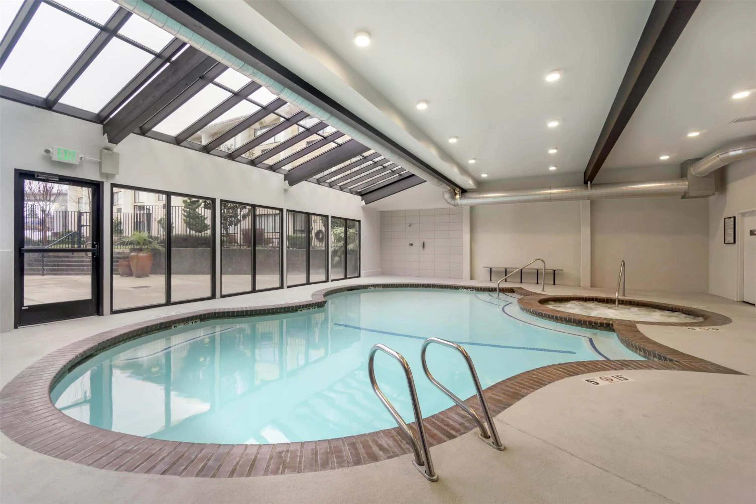 Pool view in Best Western Seattle Airport Hotel