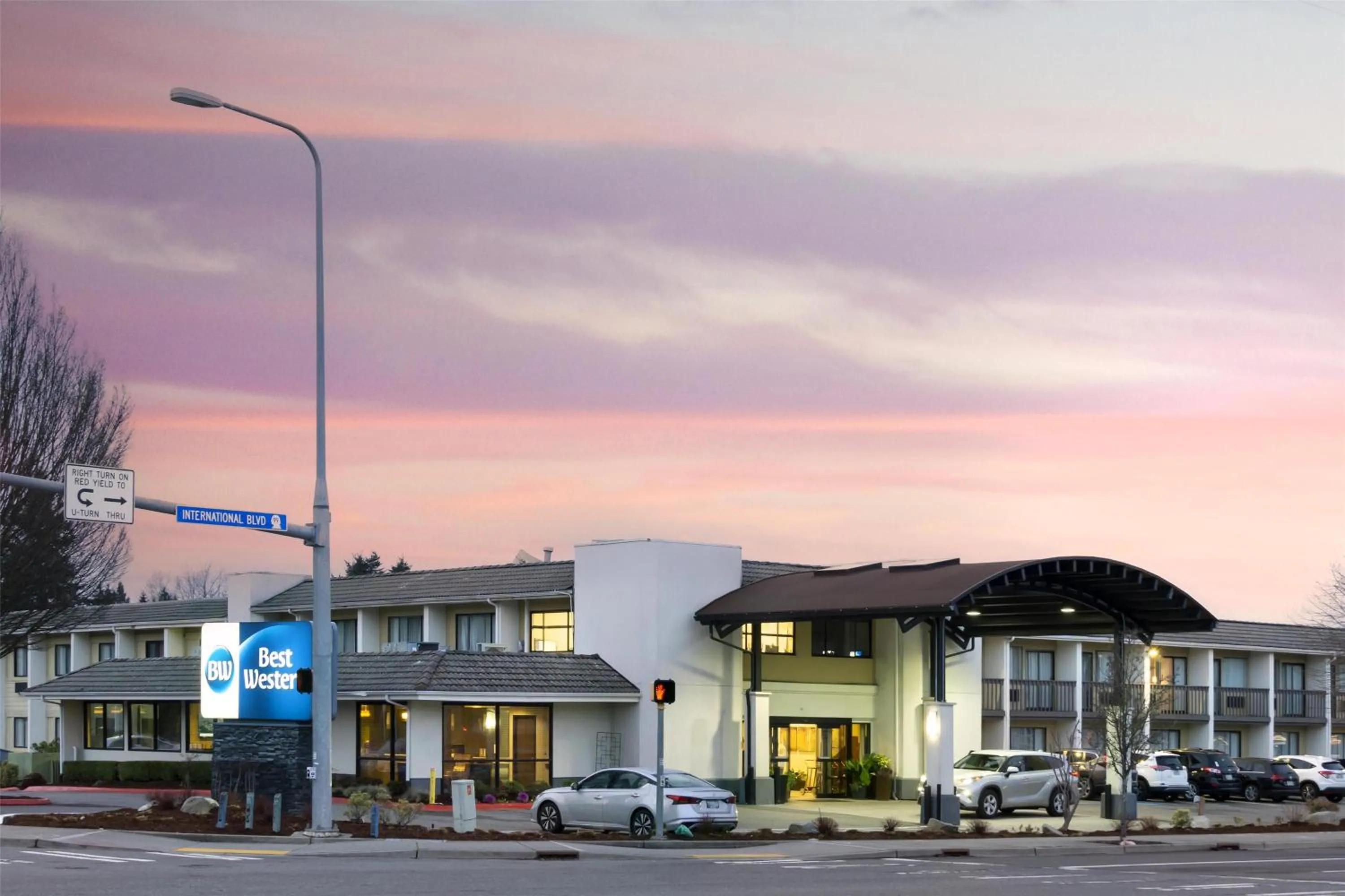 Property building in Best Western Seattle Airport Hotel