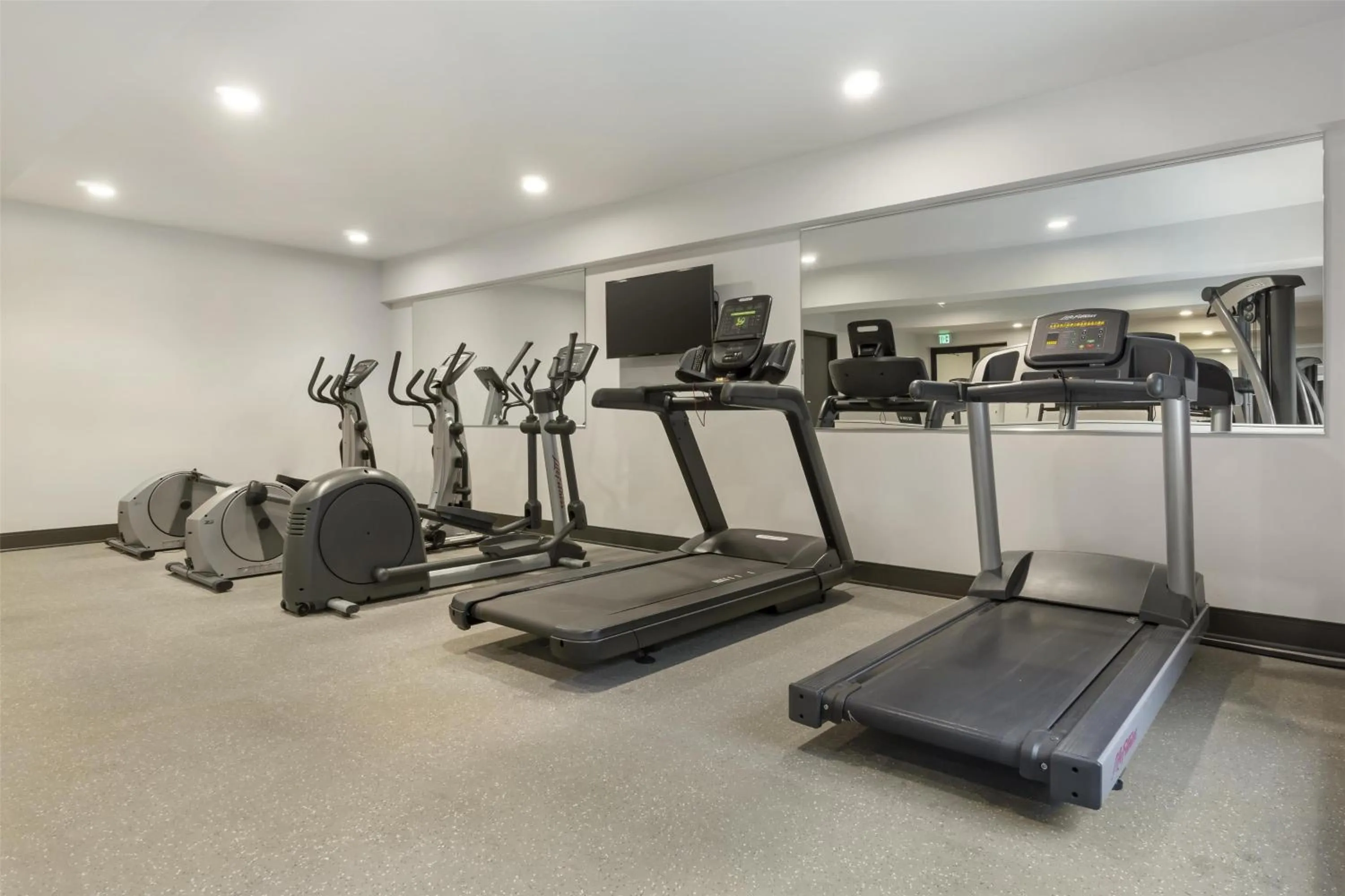 Fitness centre/facilities in Best Western Seattle Airport Hotel