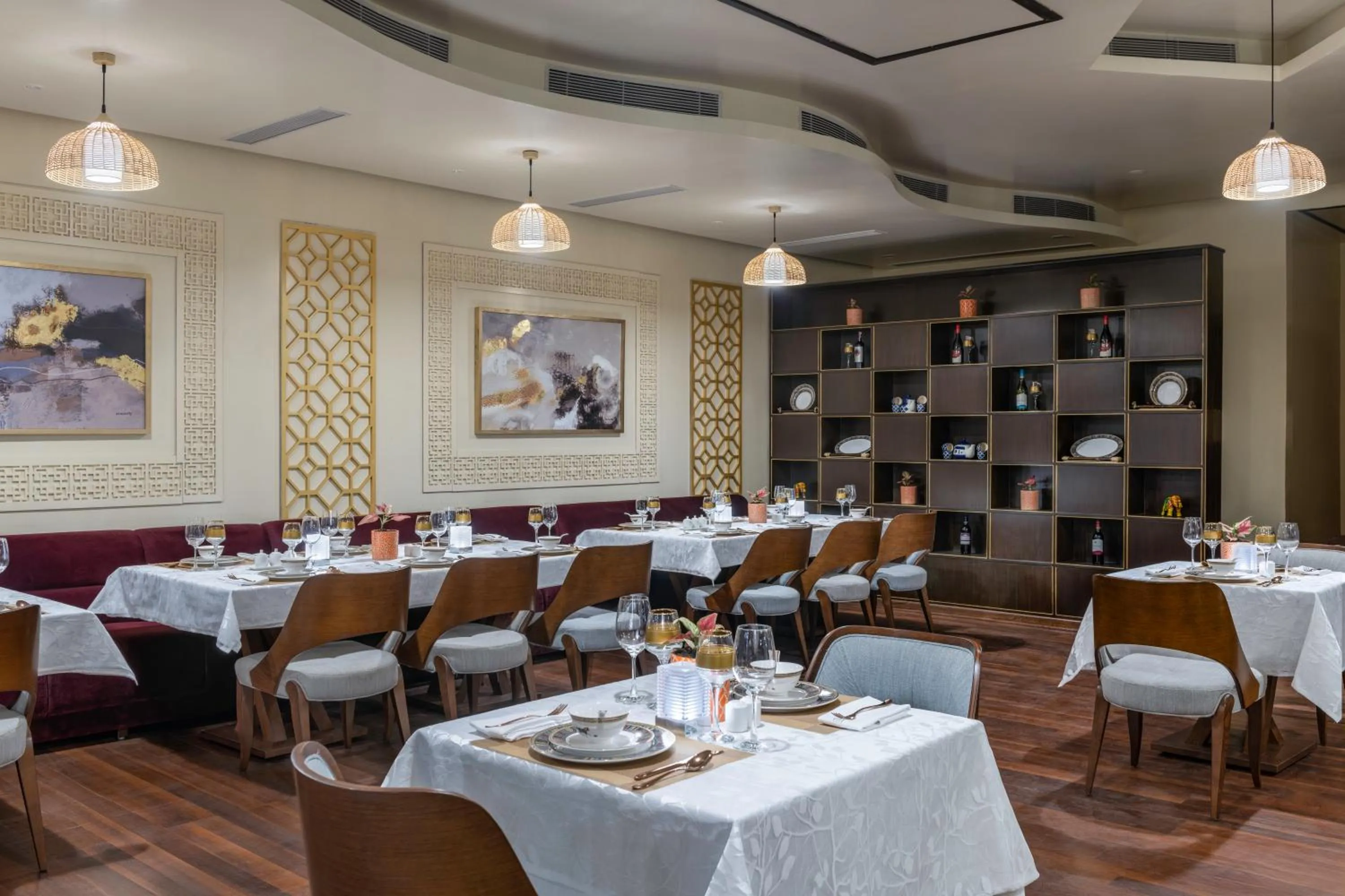 Restaurant/places to eat in Vivanta Jamshedpur, Golmuri