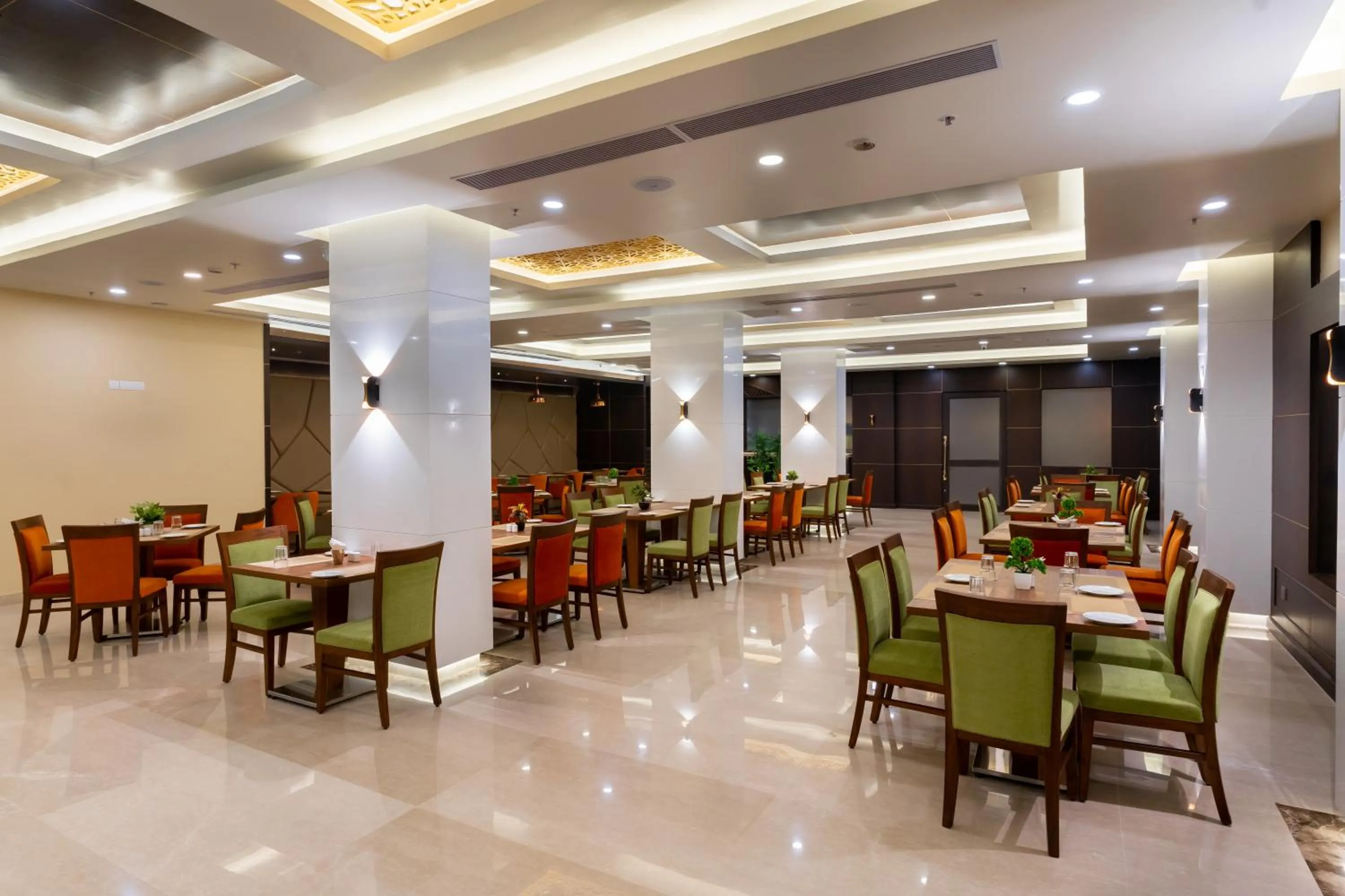 Restaurant/places to eat in Vivanta Jamshedpur, Golmuri