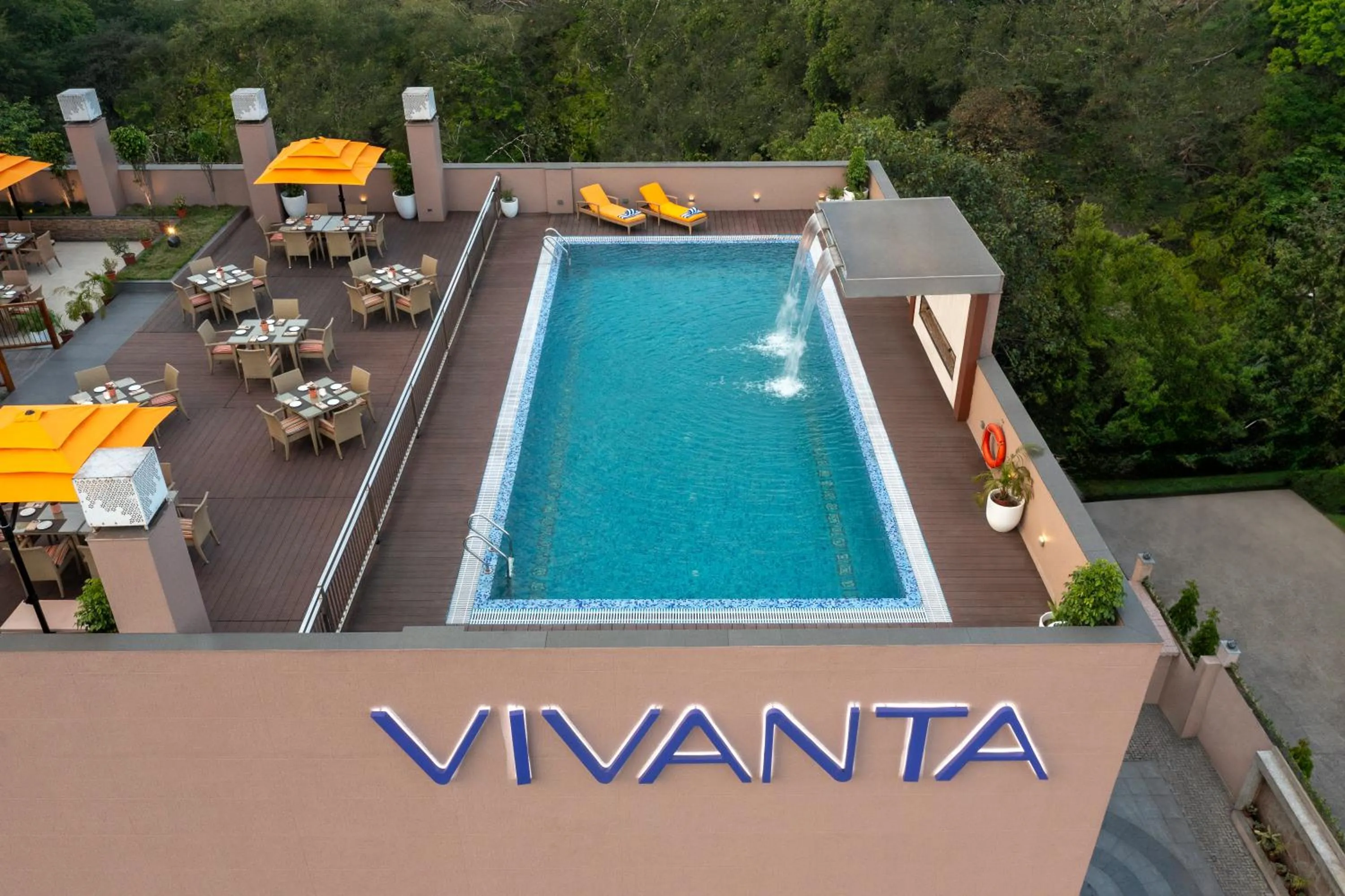Swimming pool in Vivanta Jamshedpur, Golmuri