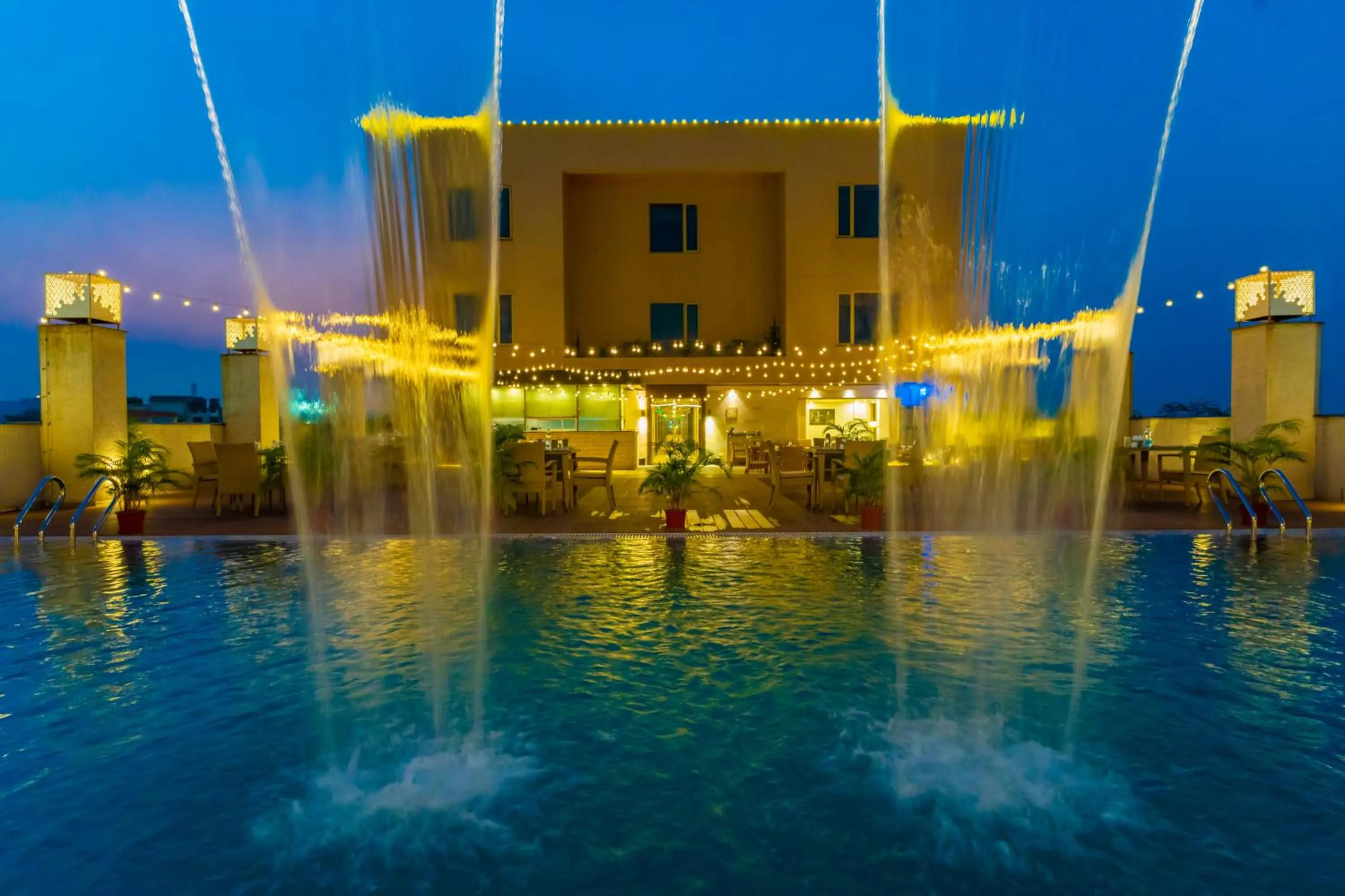 Swimming pool in Vivanta Jamshedpur, Golmuri