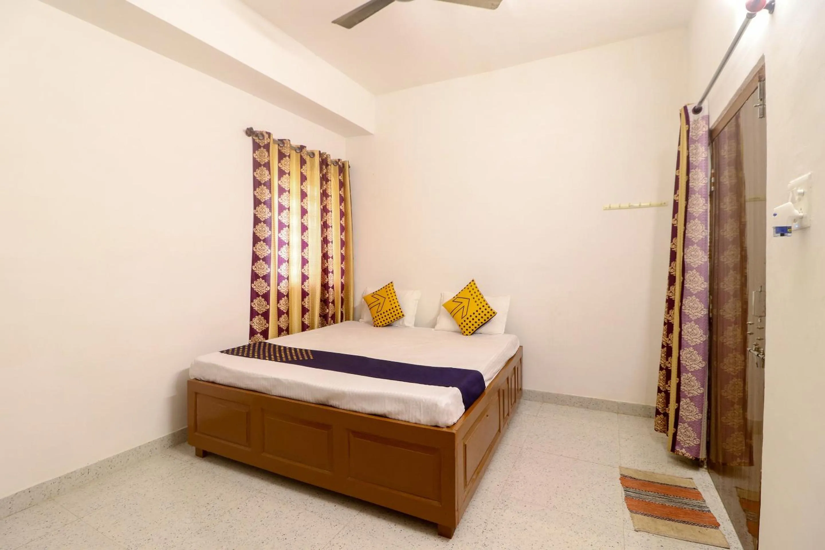 SPOT ON Hotel Om Kanha