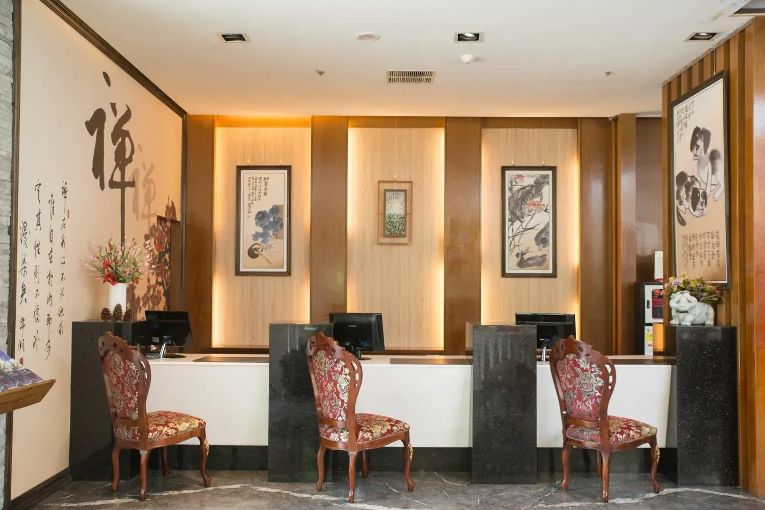 Lobby or reception in Cedarwood Villa Lobby or reception in Cedarwood Villa