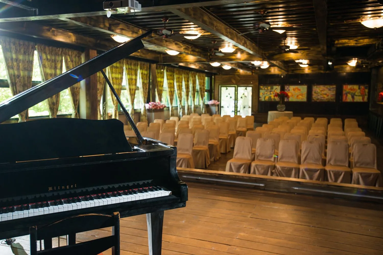 Business facilities in Cedarwood Villa