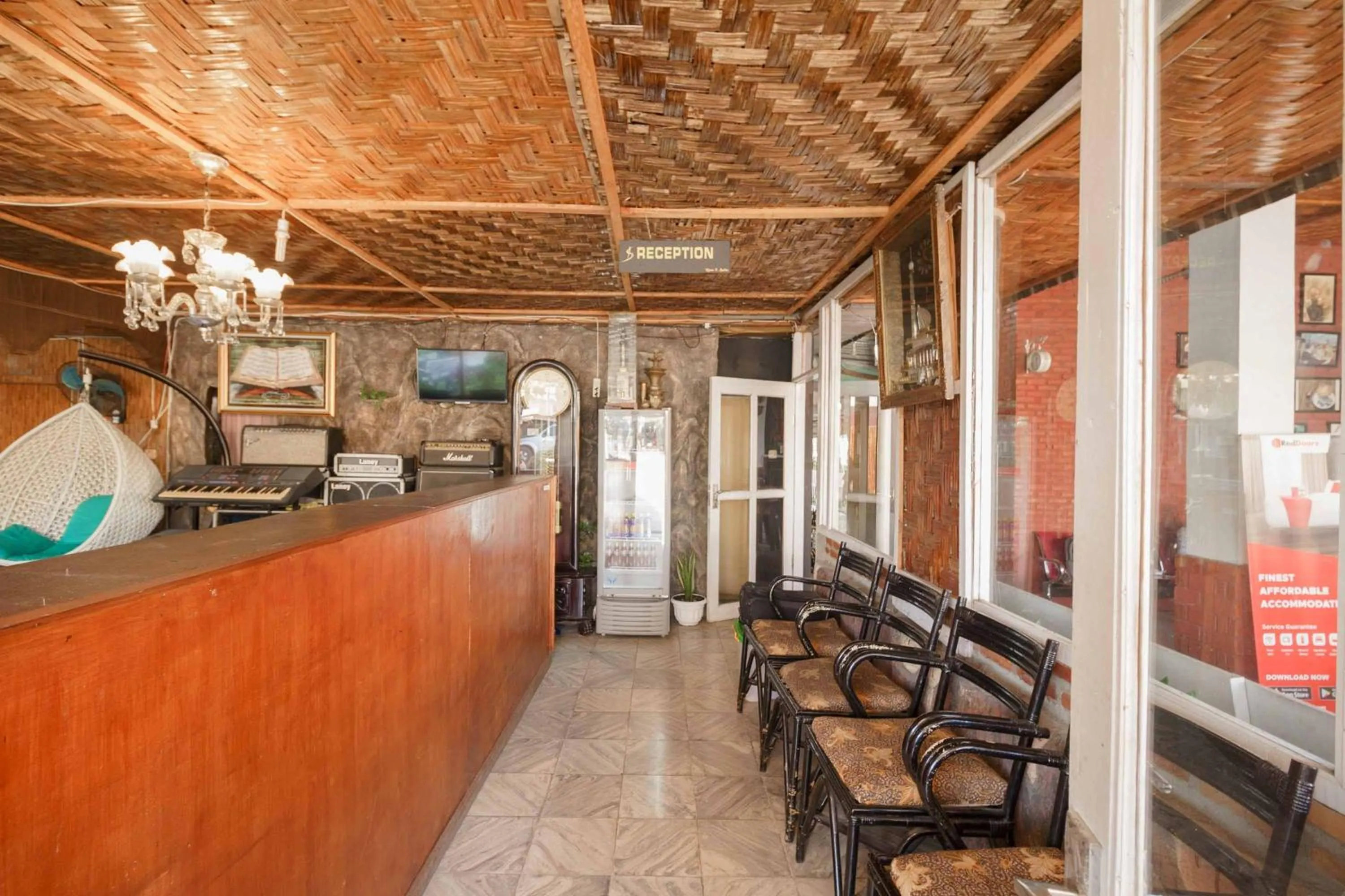 Lobby or reception in RedDoorz Syariah near Jalan Asahan Pematang Siantar