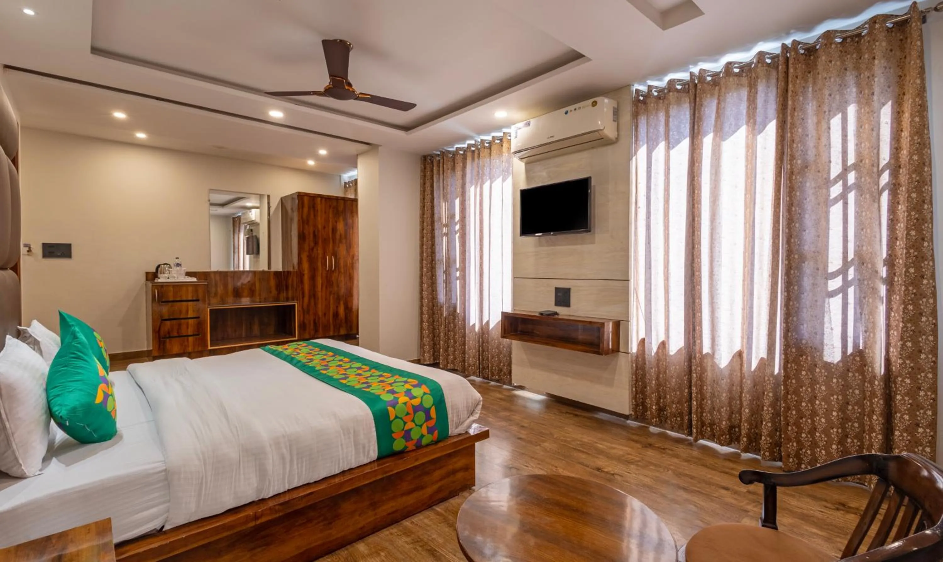 Bedroom, Bed in Treebo Anjukul