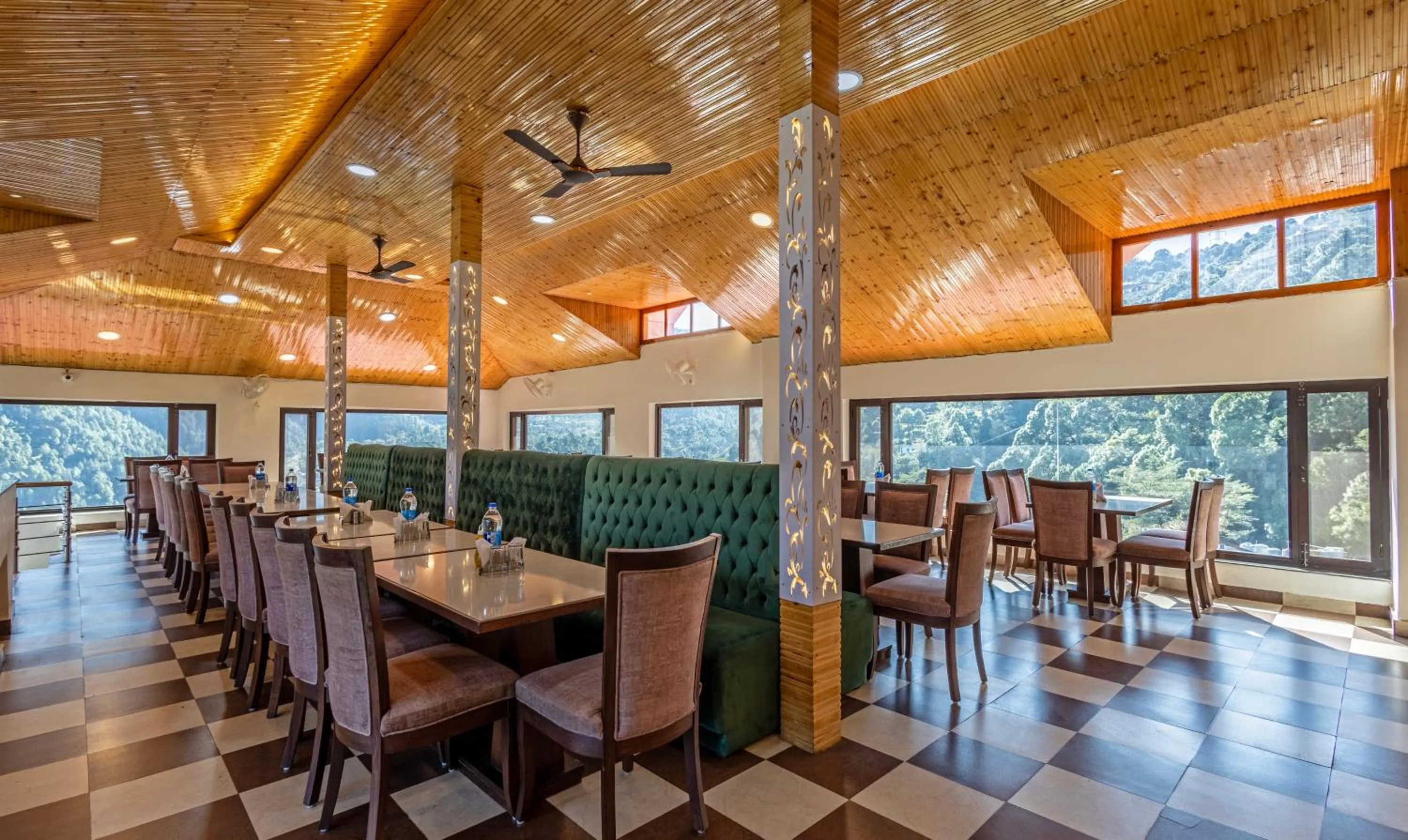 Restaurant/places to eat in Treebo Anjukul