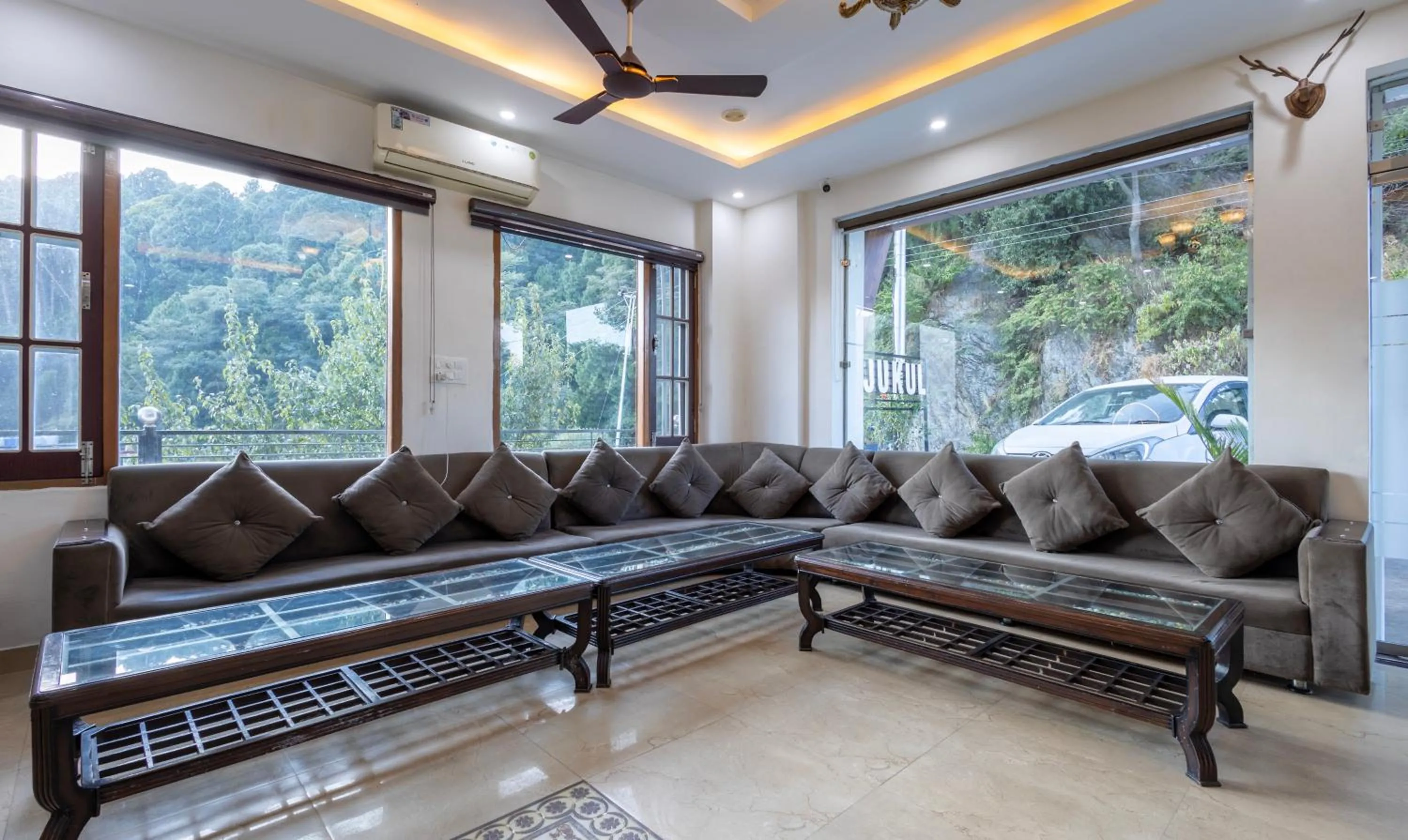 Lobby or reception in Treebo Anjukul