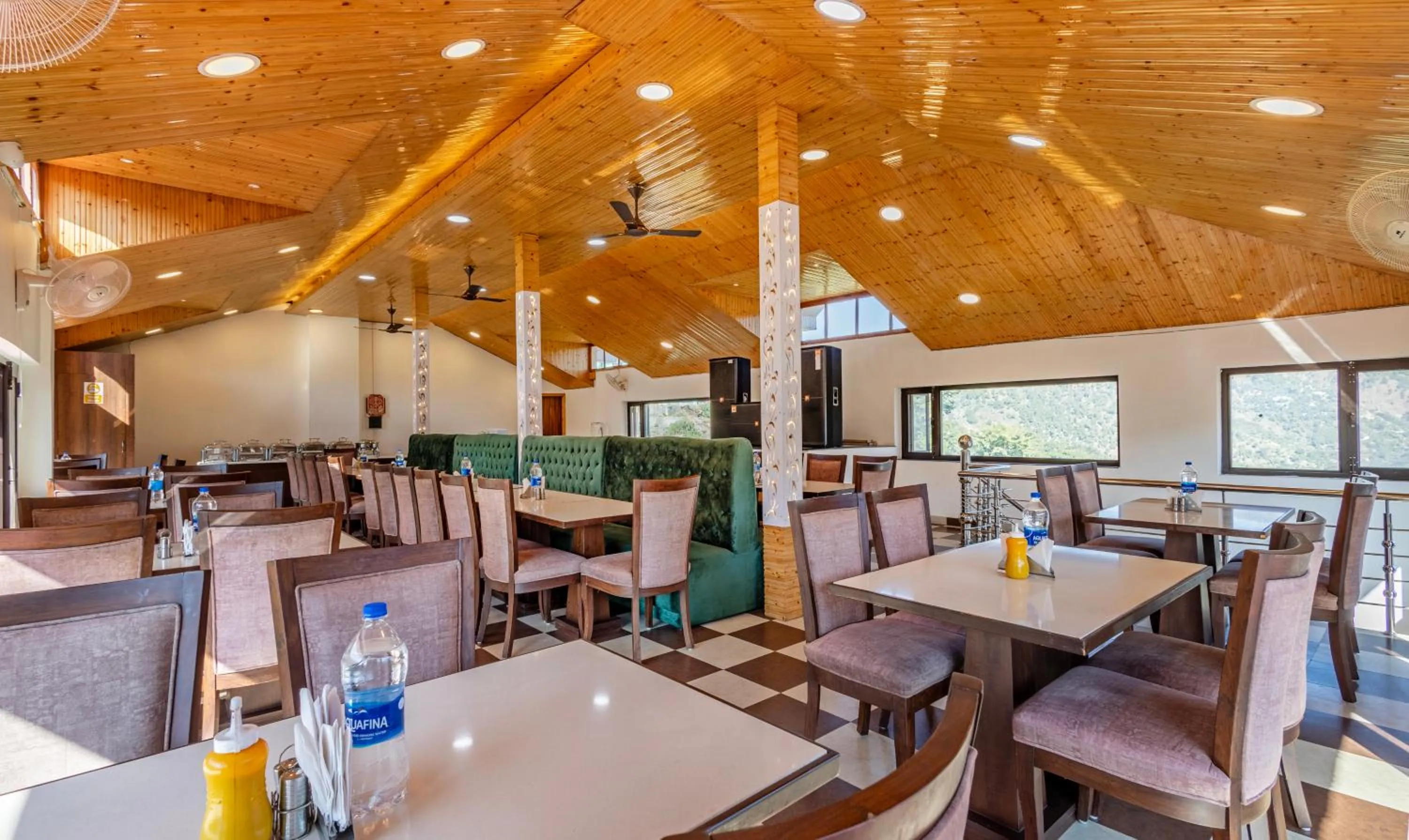 Restaurant/places to eat in Treebo Anjukul