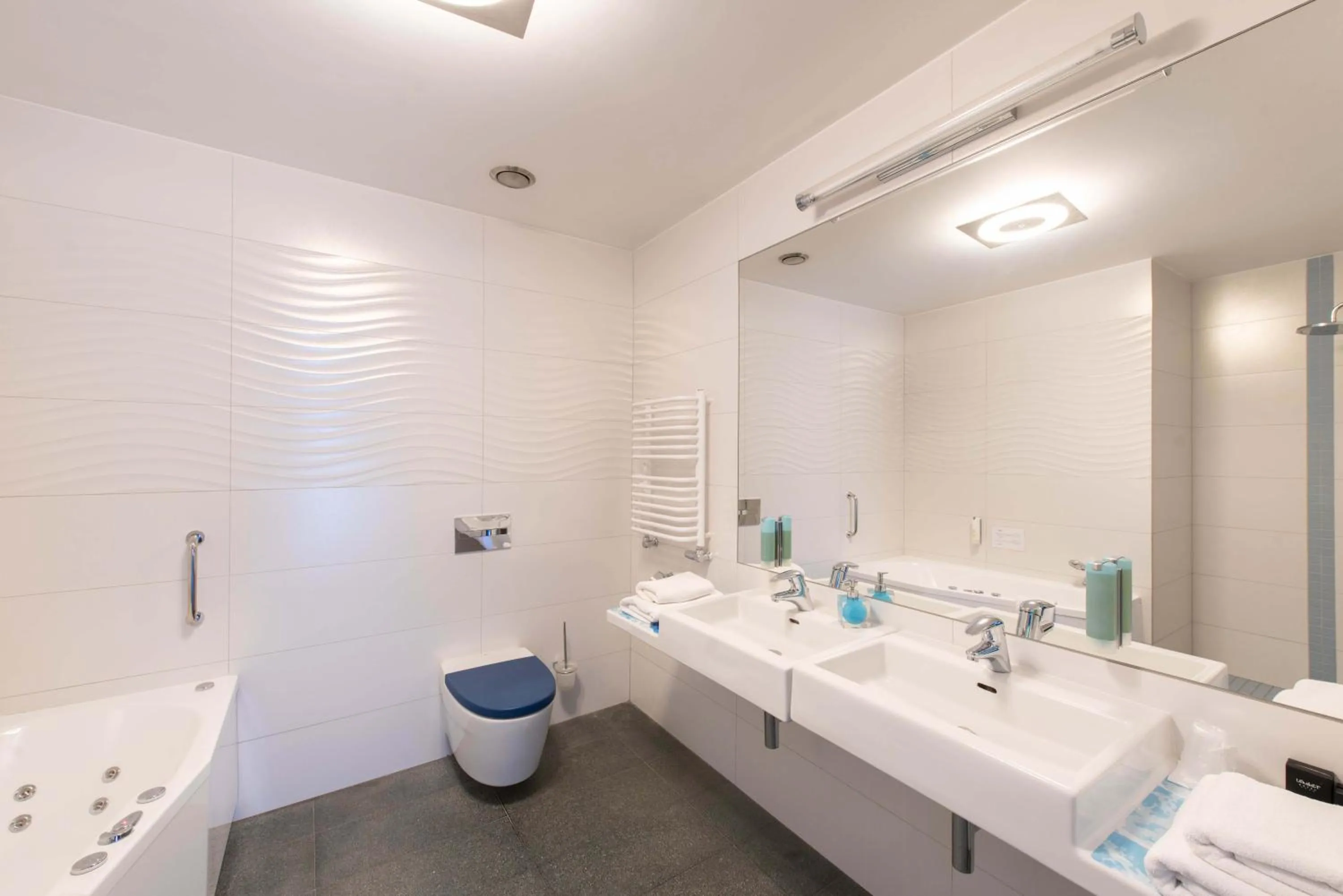 Hot Tub in Hotel Lenart