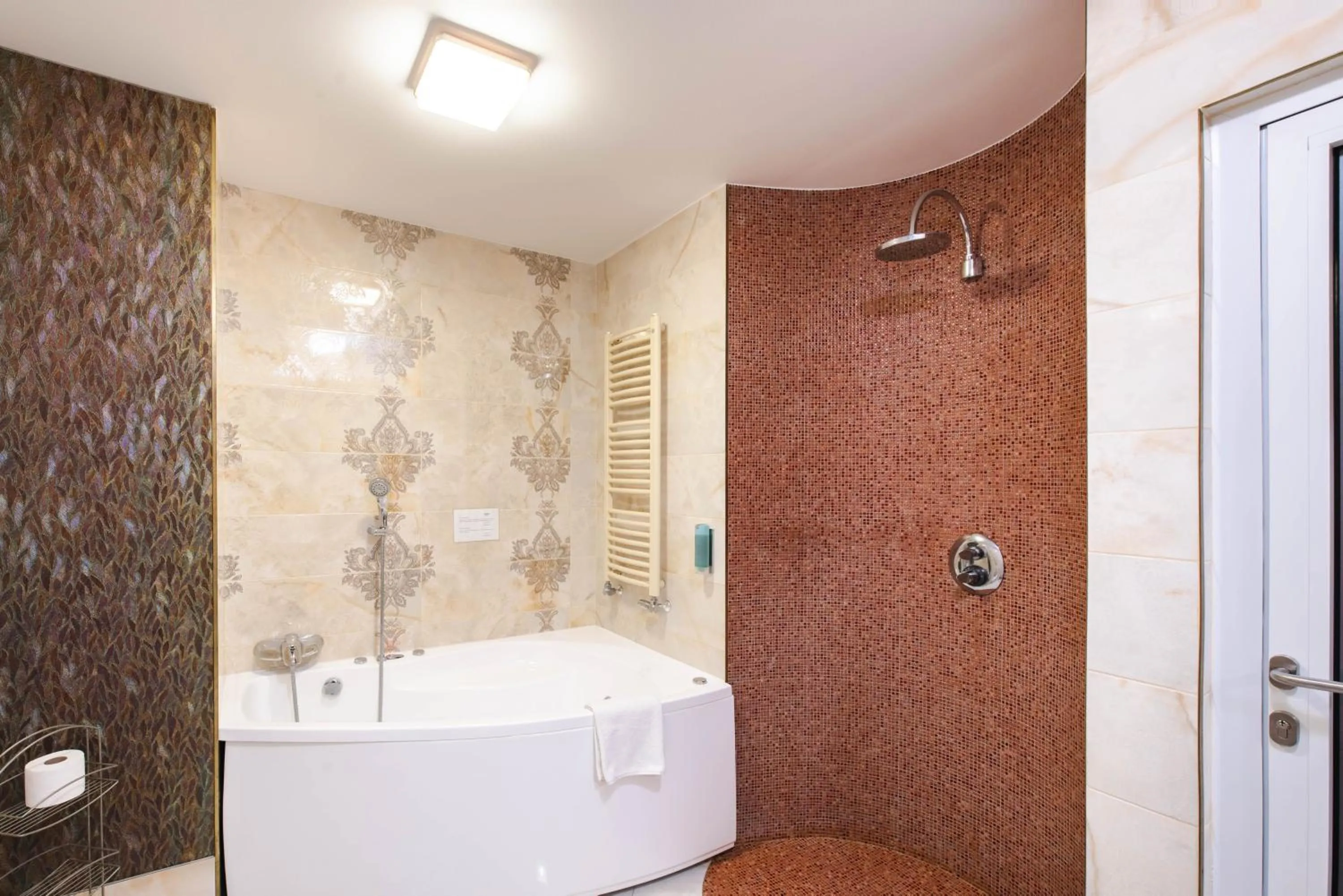 Bathroom in Hotel Lenart