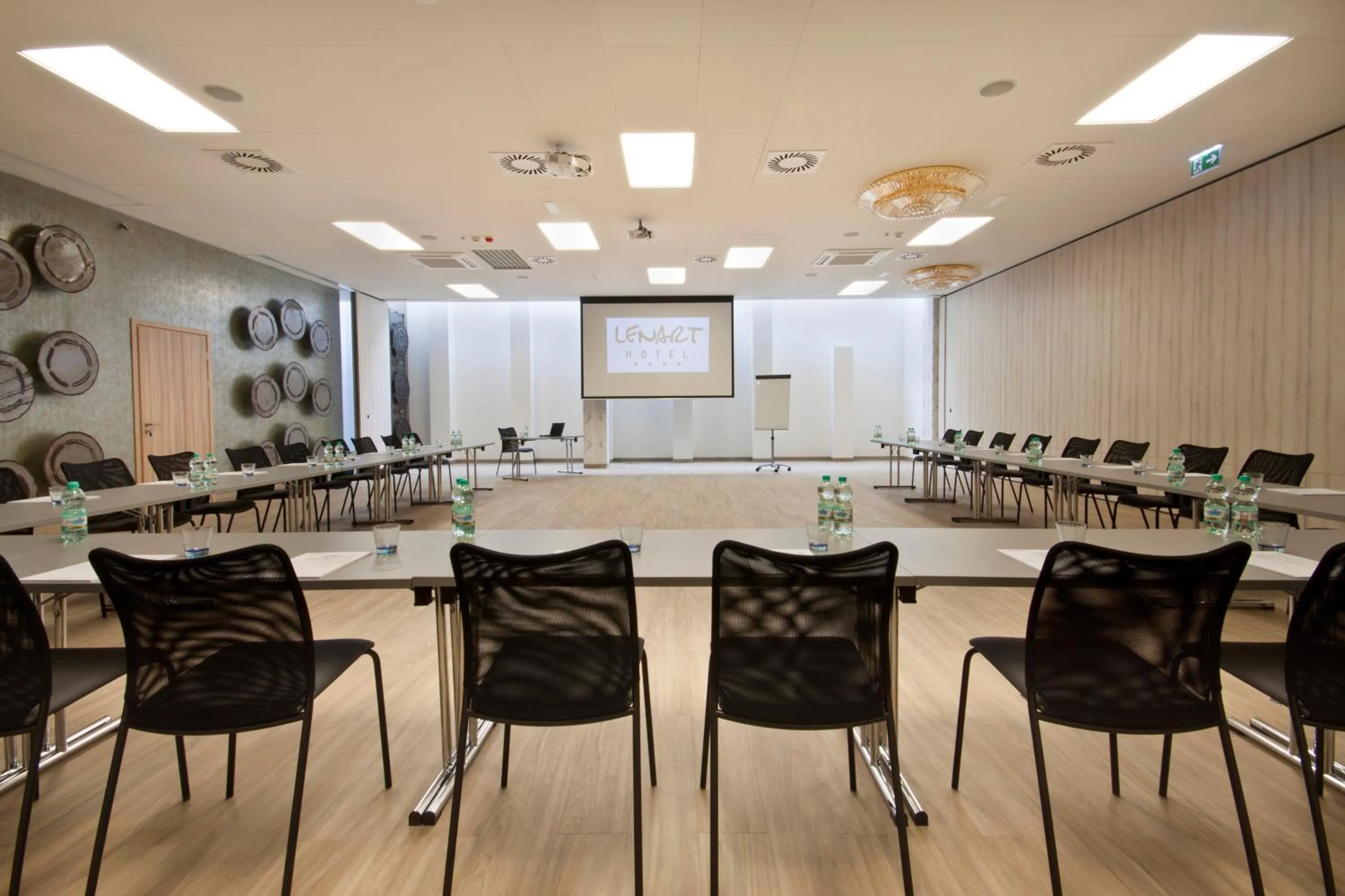 Business facilities in Hotel Lenart