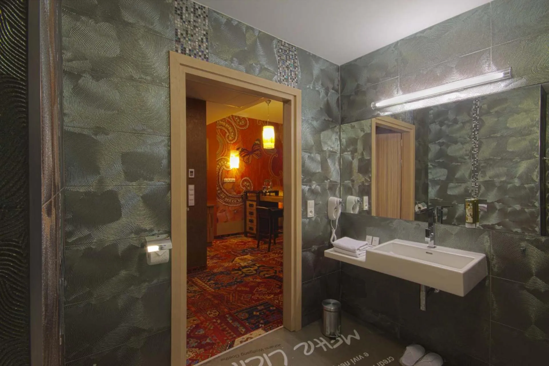 Toilet in Hotel Lenart