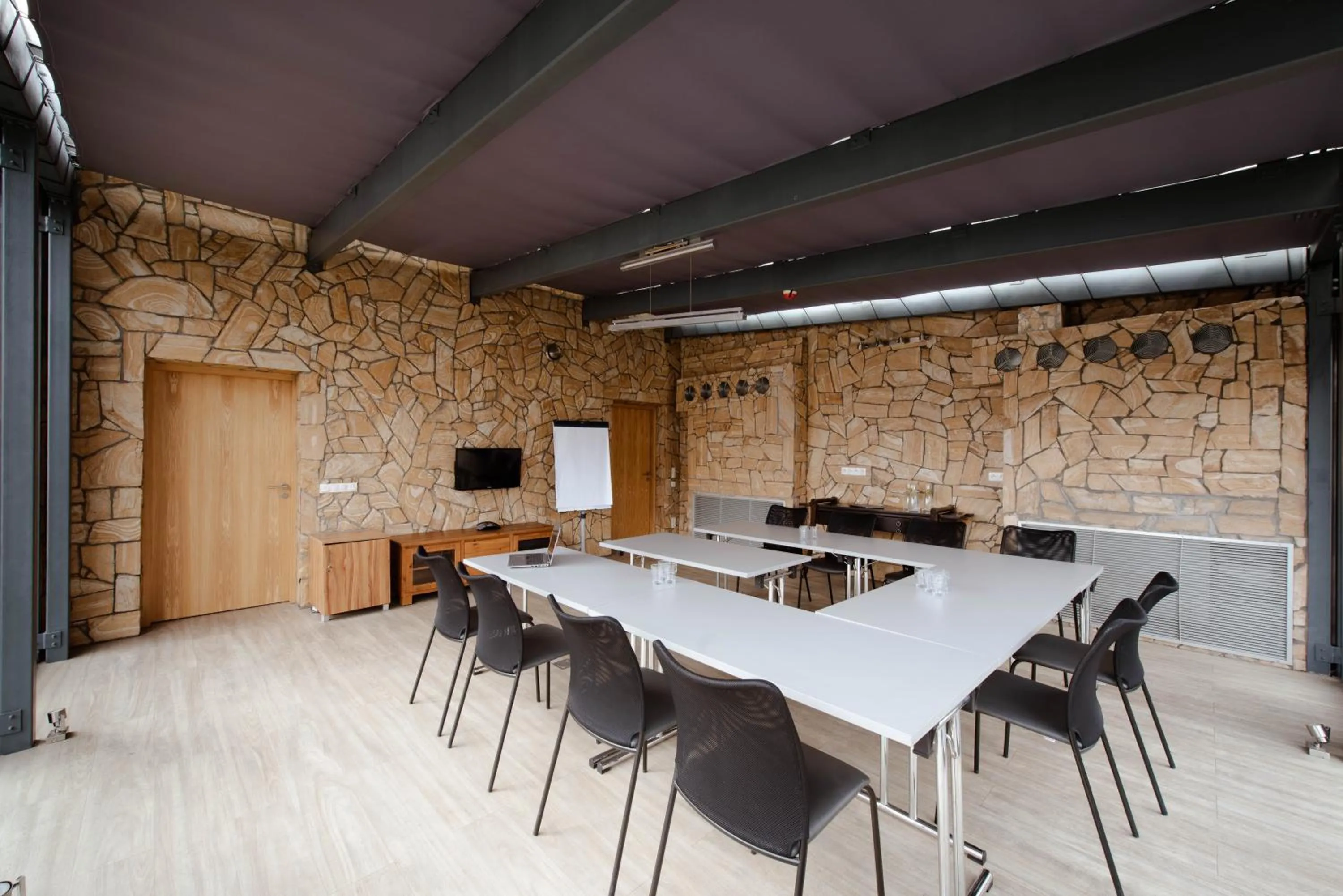 Business facilities in Hotel Lenart