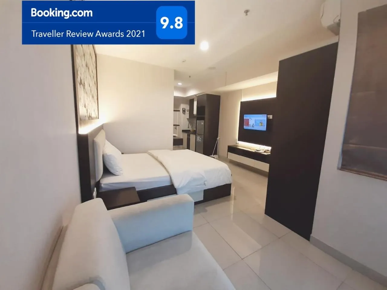 Bed in Apartemen Grand Kamala Lagoon Studio By Bonzela Property