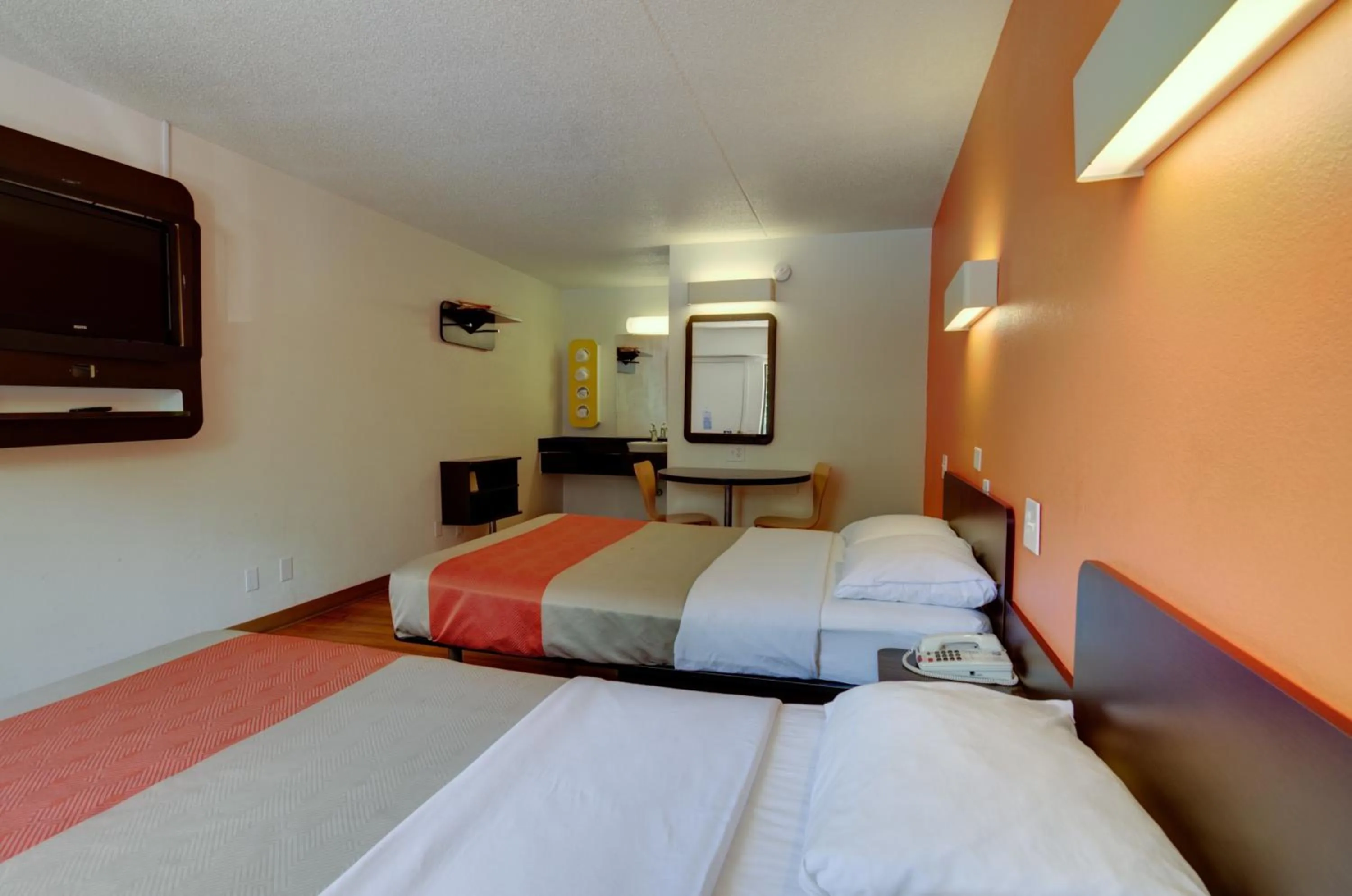 Bedroom, Bed in Motel 6-Kansas City, MO