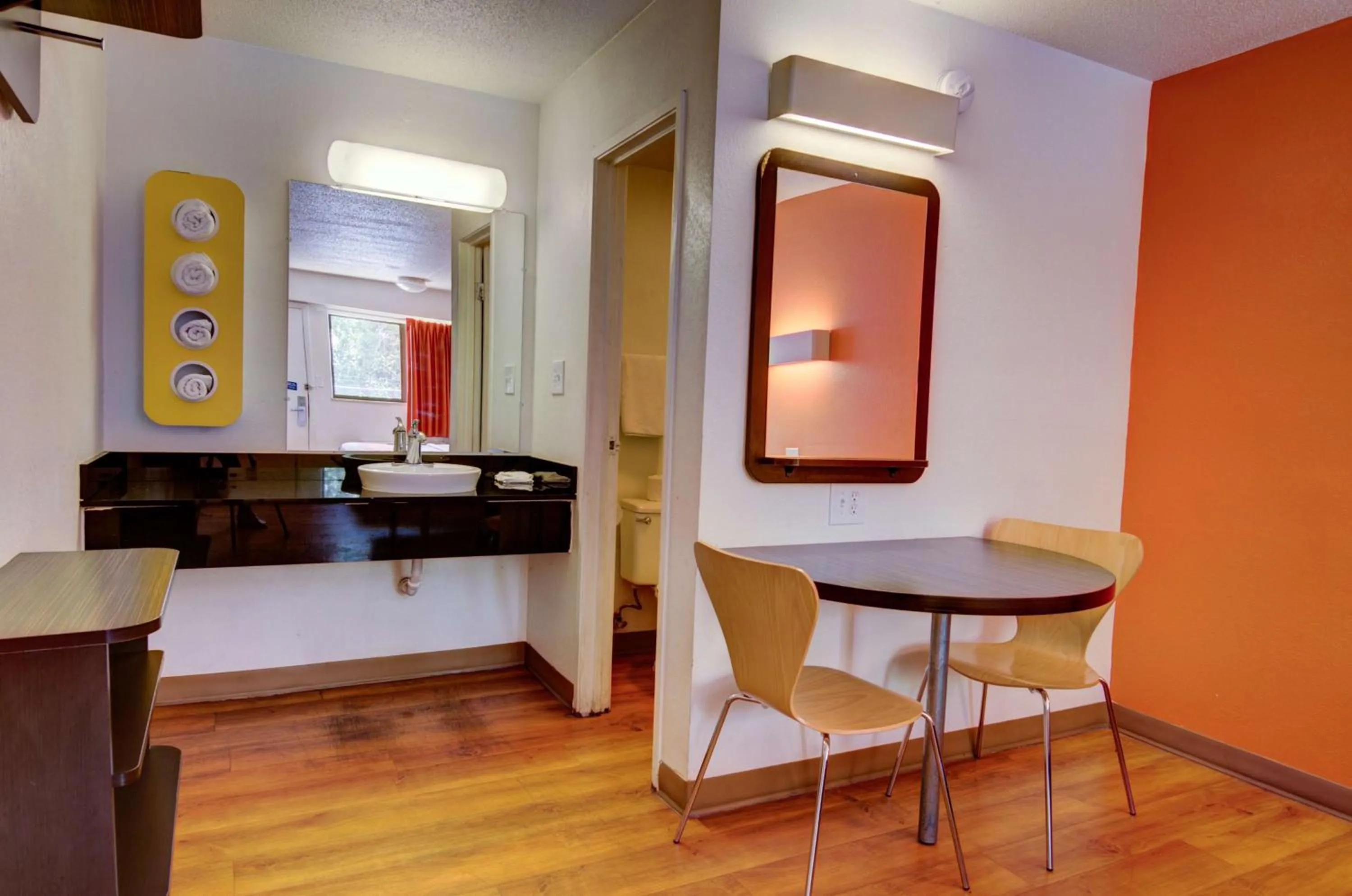 Toilet in Motel 6-Kansas City, MO