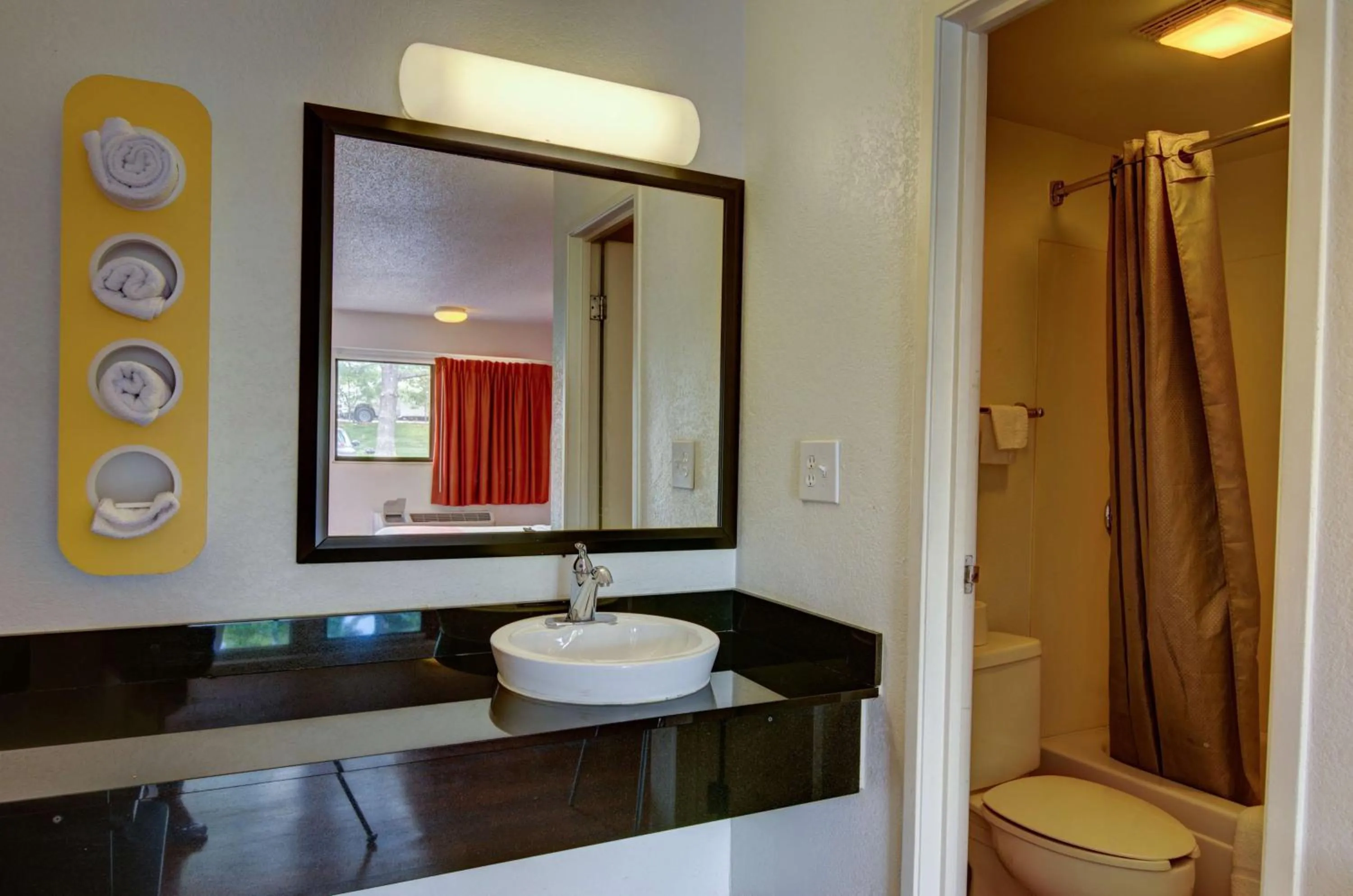 Toilet in Motel 6-Kansas City, MO