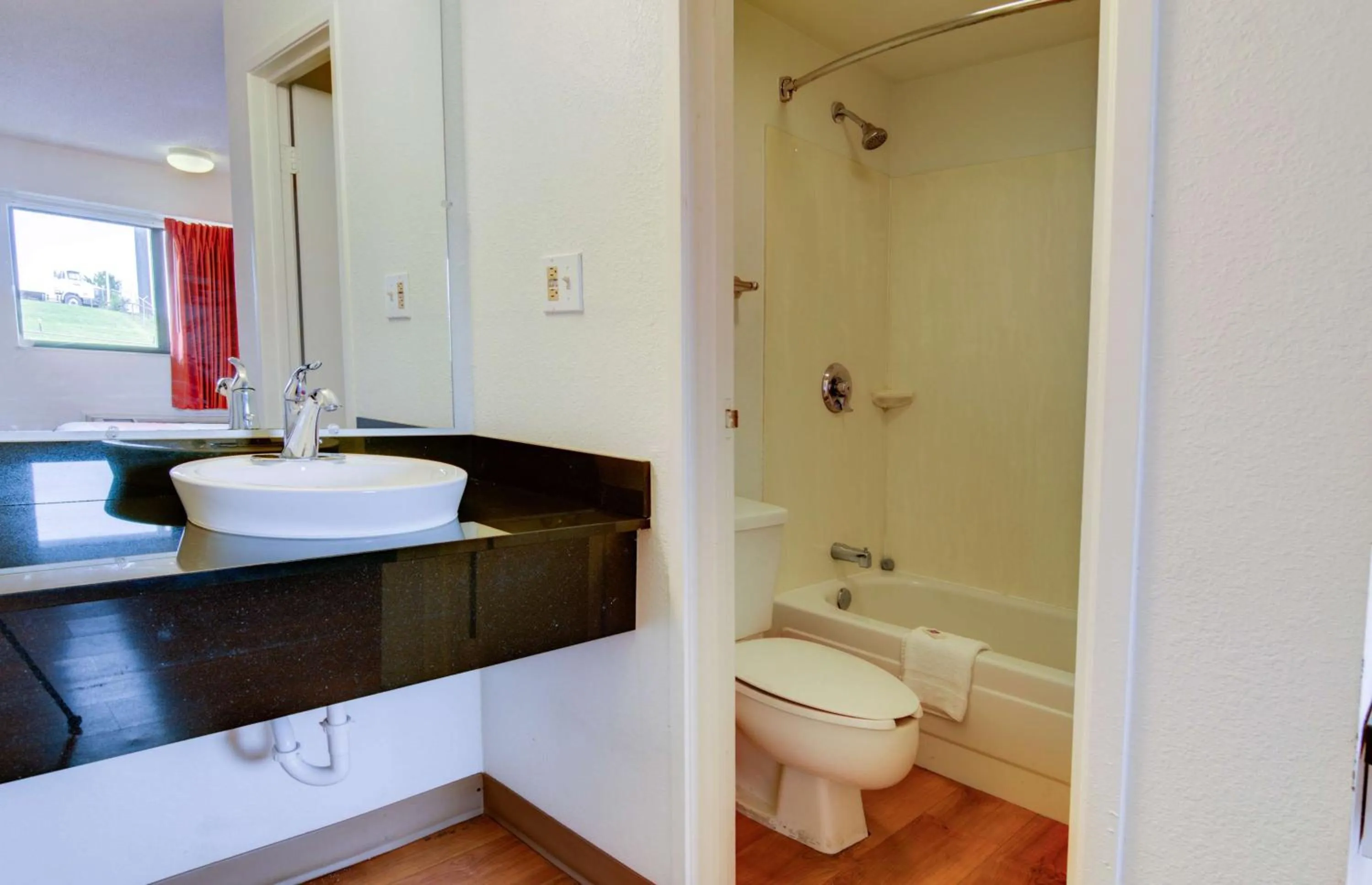 Shower in Motel 6-Kansas City, MO