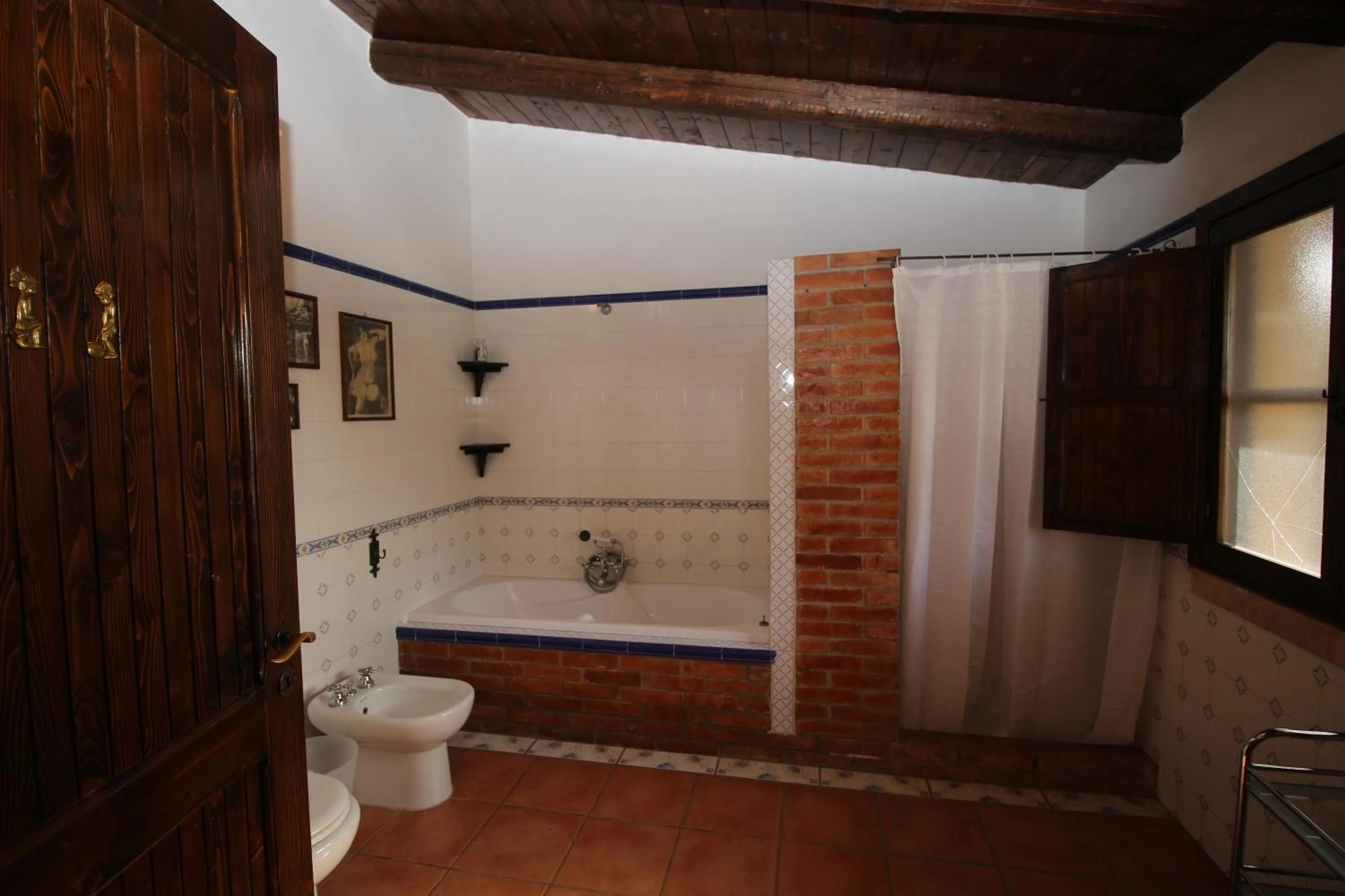 Bathroom in Aranceto Hotel