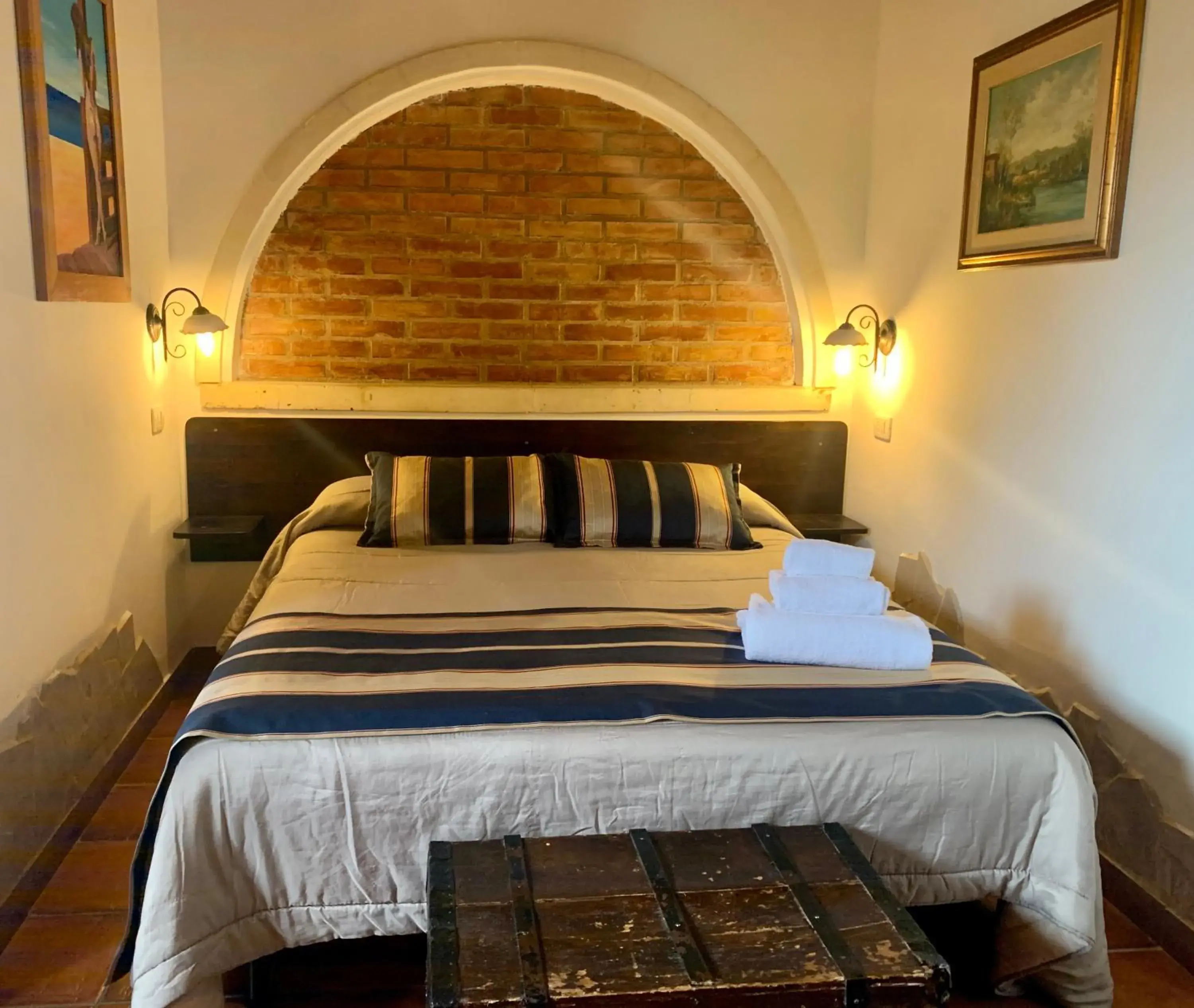 Triple Room in Aranceto Hotel Triple Room in Aranceto Hotel