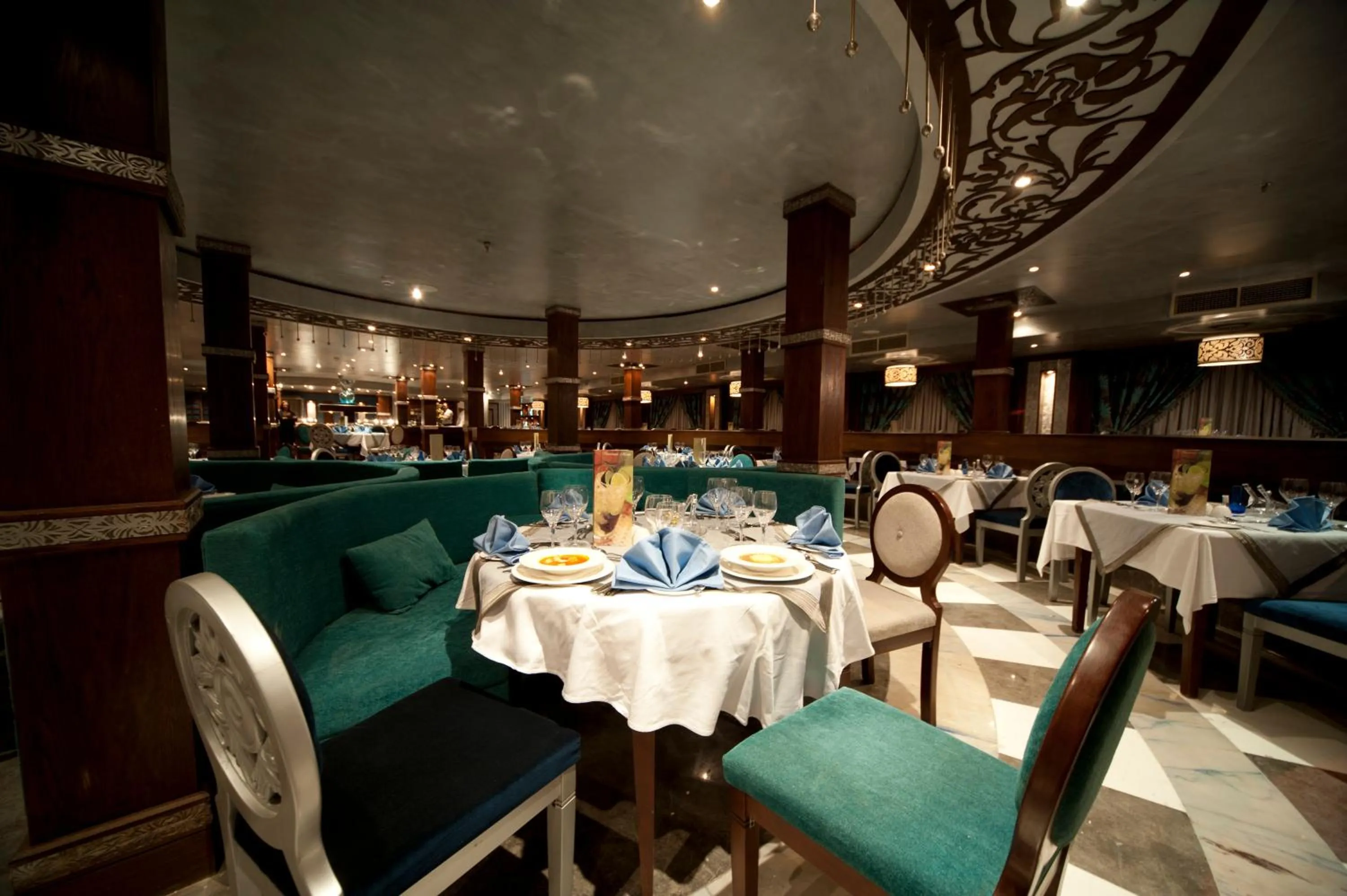 Restaurant/places to eat in SUNRISE African Dreams Cruise -Grand Select-