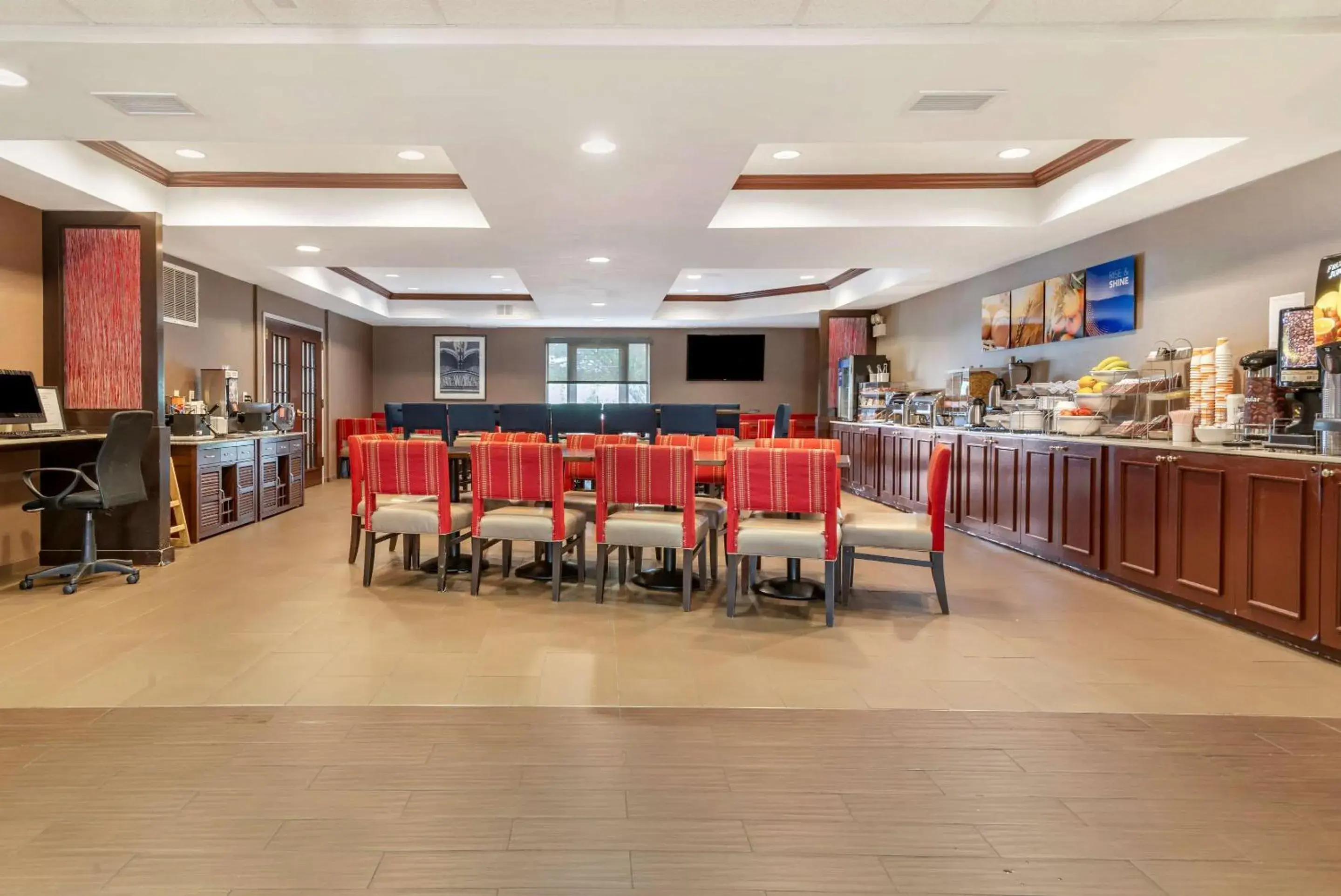 Restaurant/places to eat in Comfort Suites Newark - Harrison Restaurant/places to eat in Comfort Suites Newark - Harrison