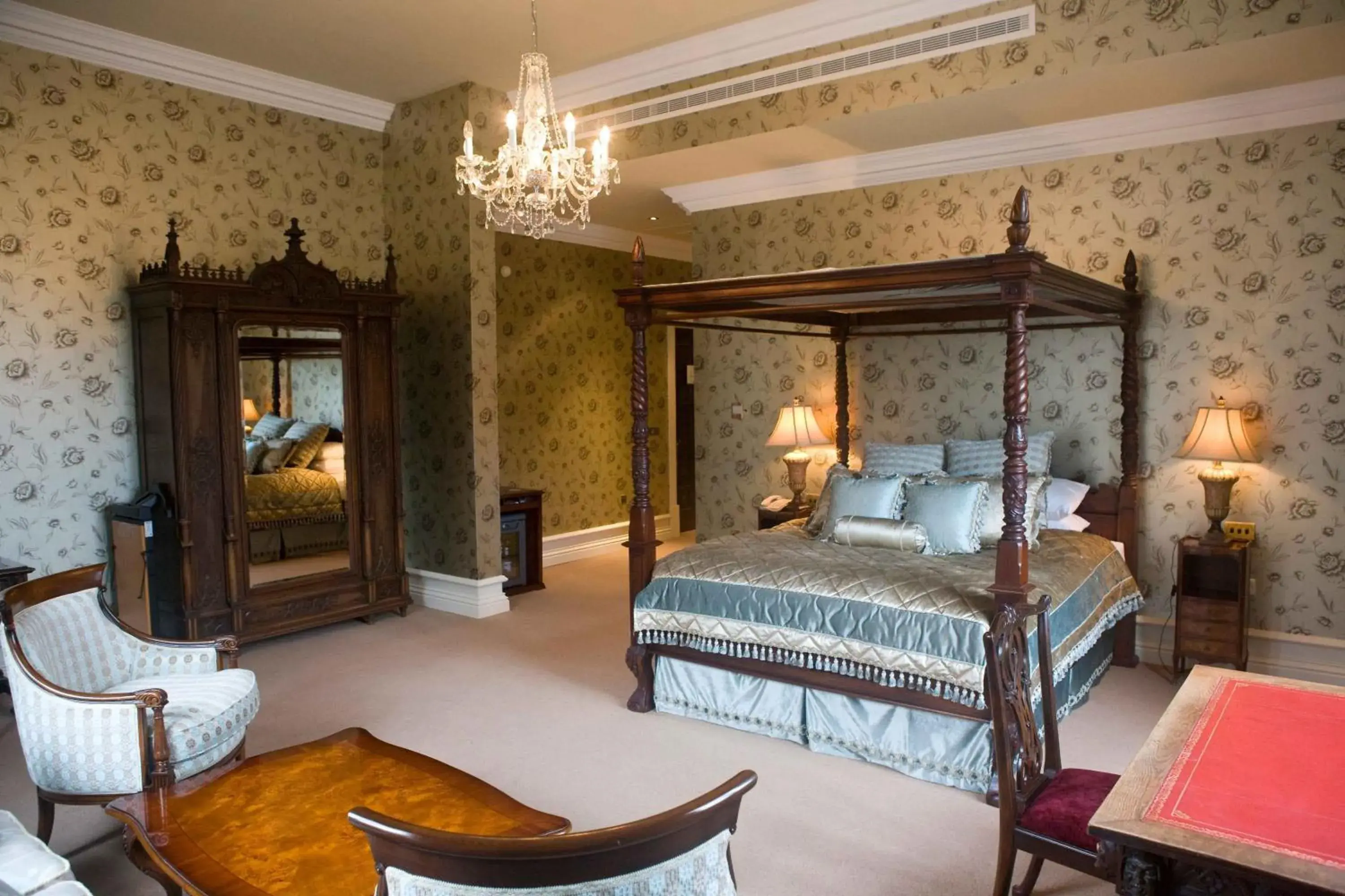 Bed in Kilronan Castle Hotel & Spa Bed in Kilronan Castle Hotel & Spa