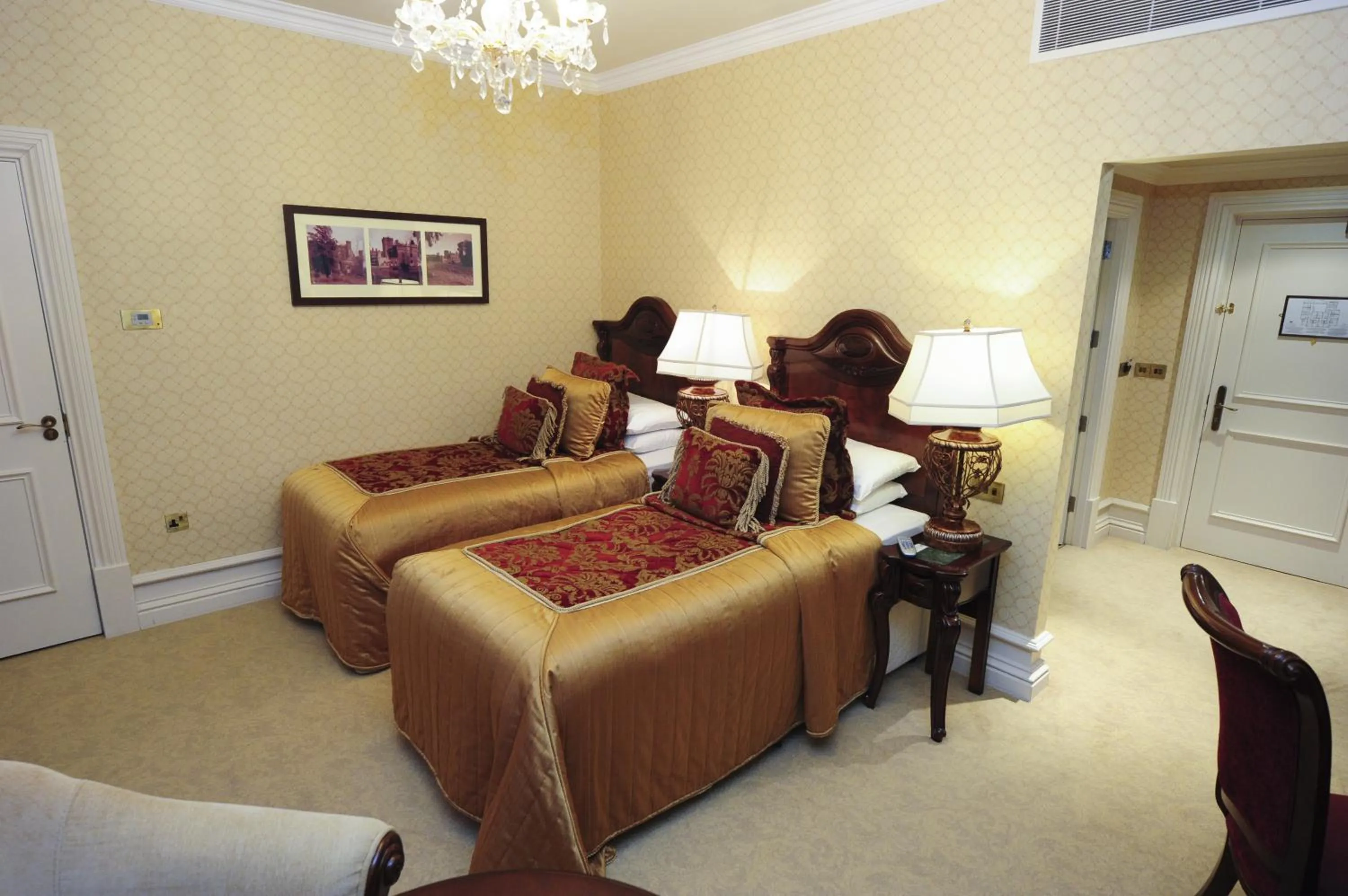 Photo of the whole room, Bed in Kilronan Castle Hotel & Spa