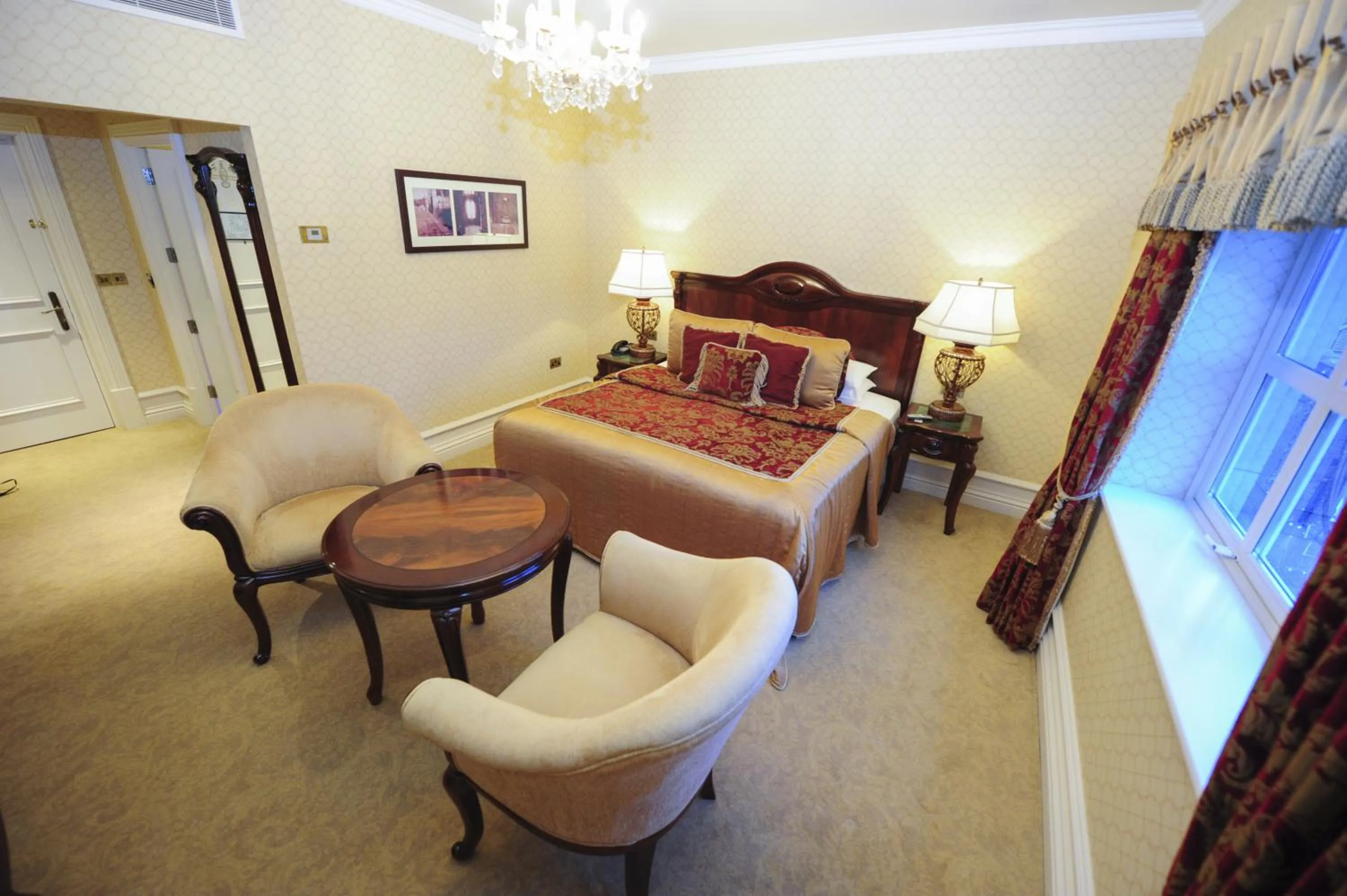 Photo of the whole room, Bed in Kilronan Castle Hotel & Spa