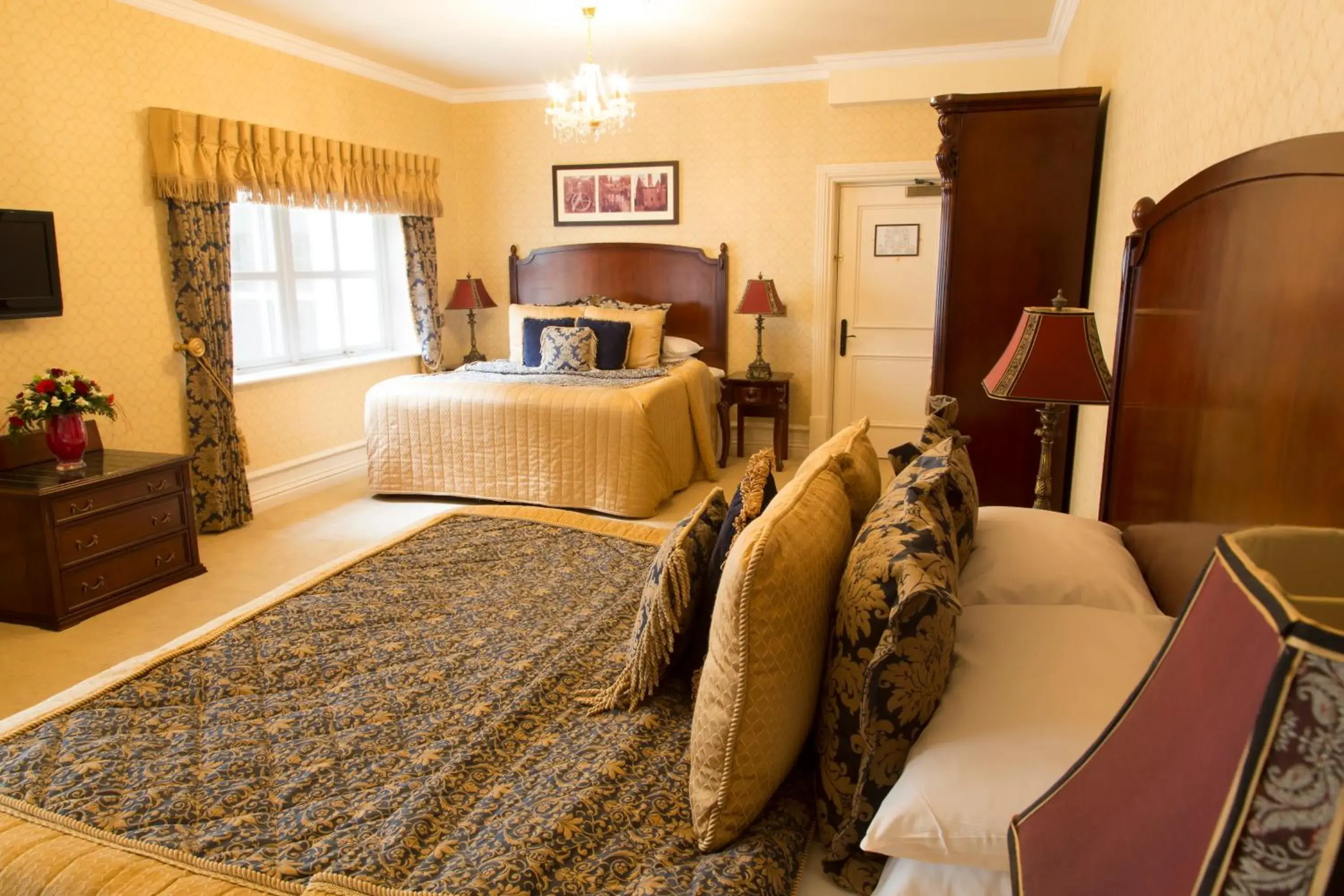 Bed in Kilronan Castle Hotel & Spa Bed in Kilronan Castle Hotel & Spa