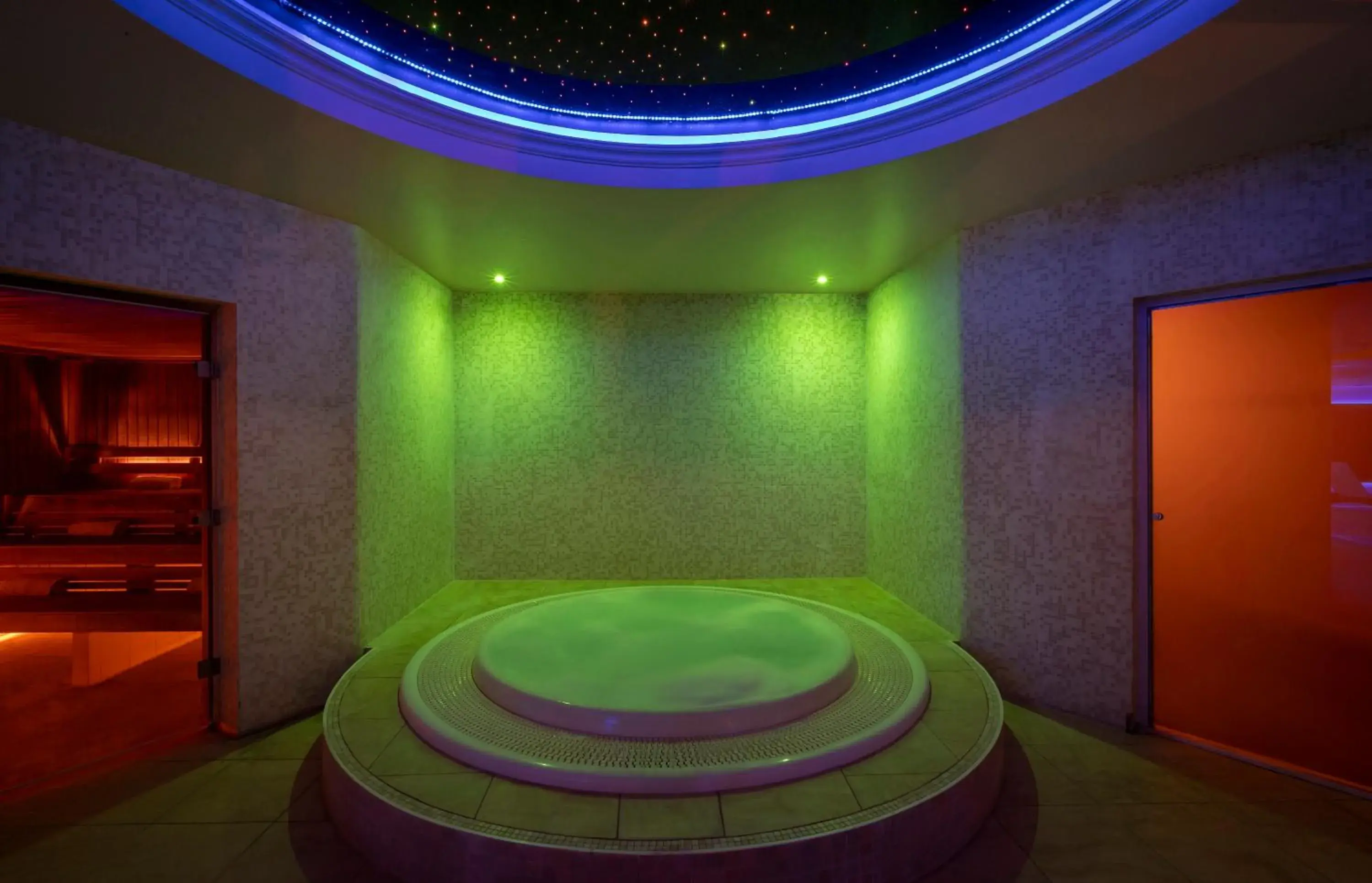 Swimming pool in Kilronan Castle Hotel & Spa Swimming pool in Kilronan Castle Hotel & Spa