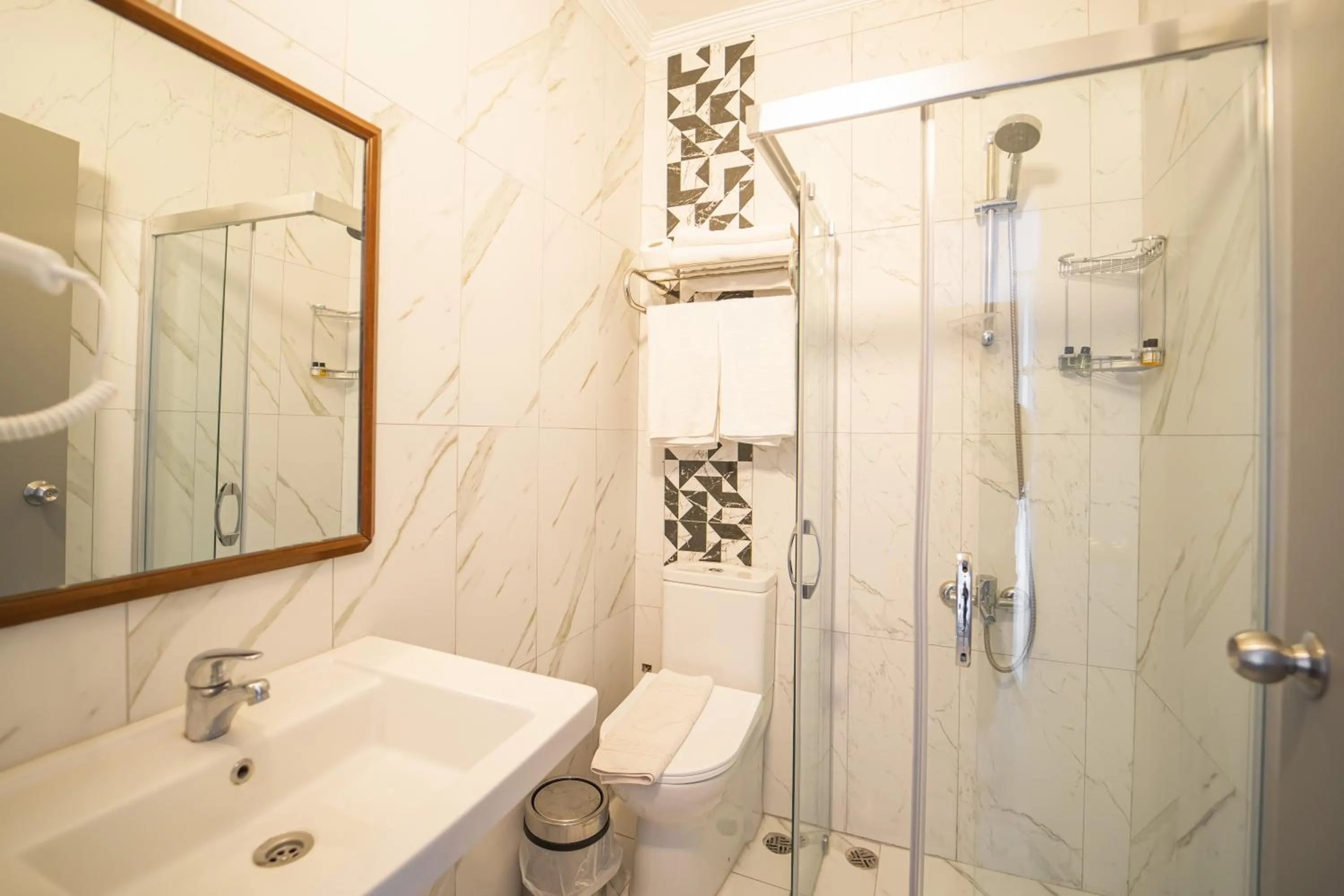 Shower in Moda Beach Hotel