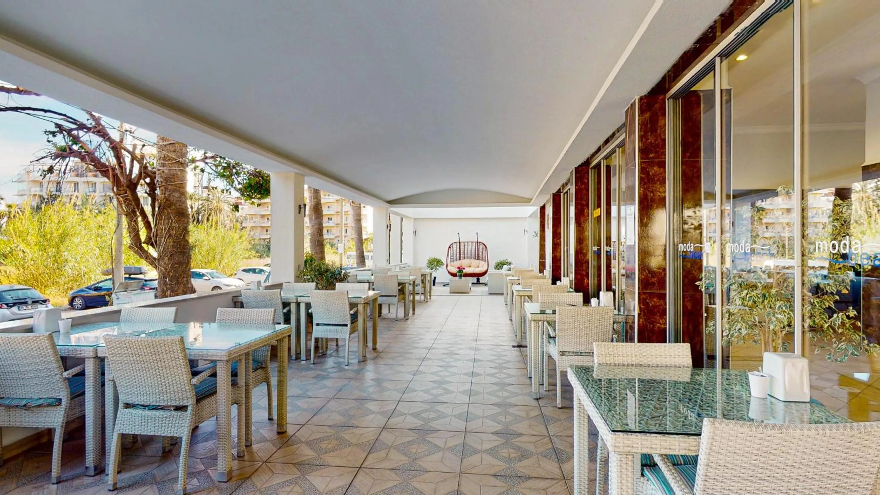 Restaurant/places to eat in Moda Beach Hotel