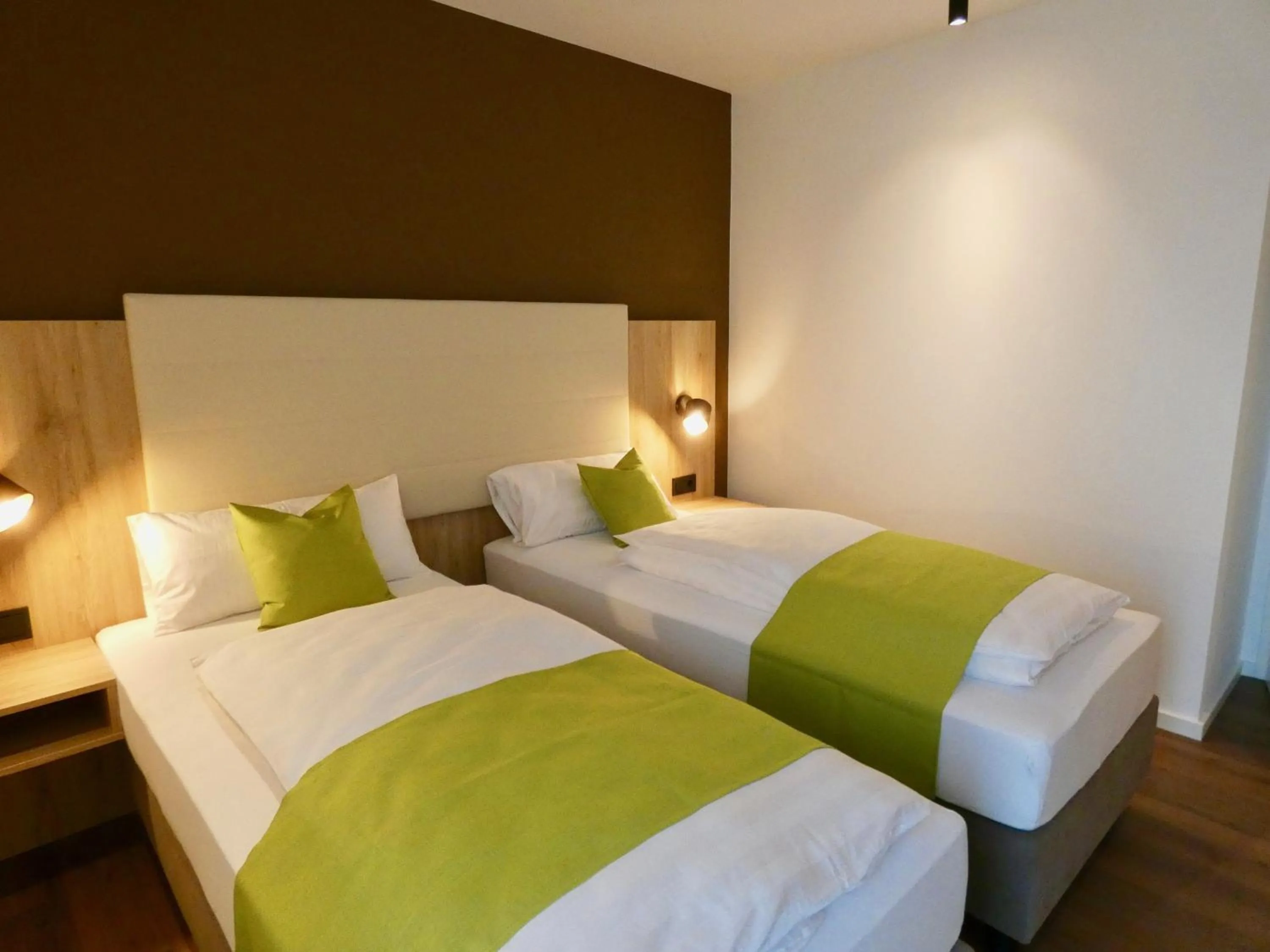 Photo of the whole room, Bed in Living Hallertau