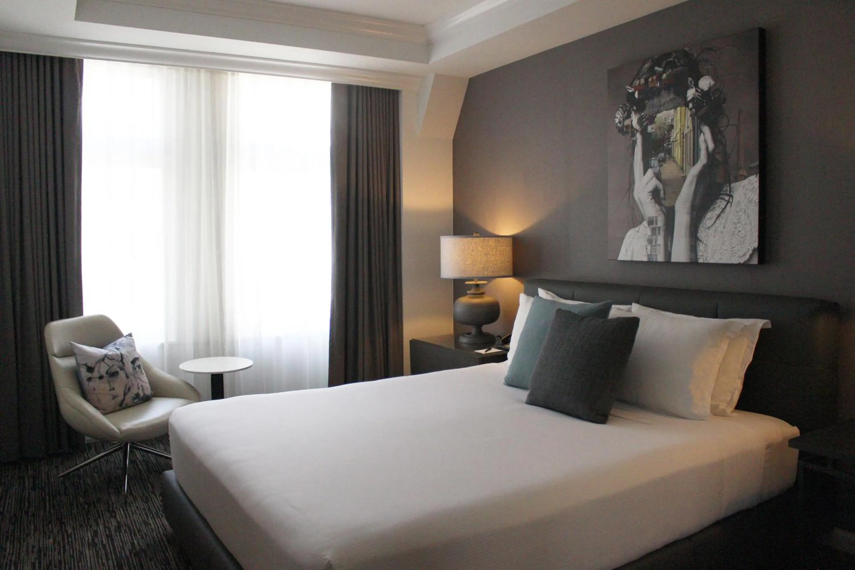 Photo of the whole room, Bed in Hotel Zelos San Francisco