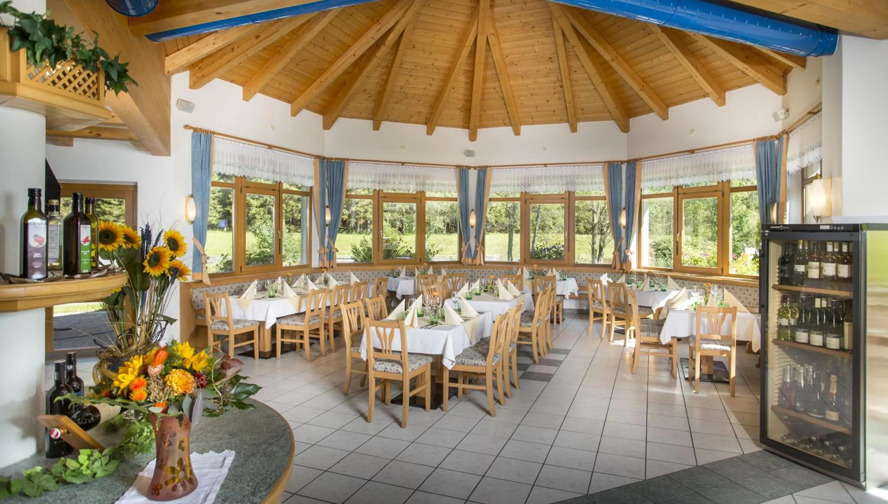 Restaurant/places to eat in Alpenhotel Badmeister