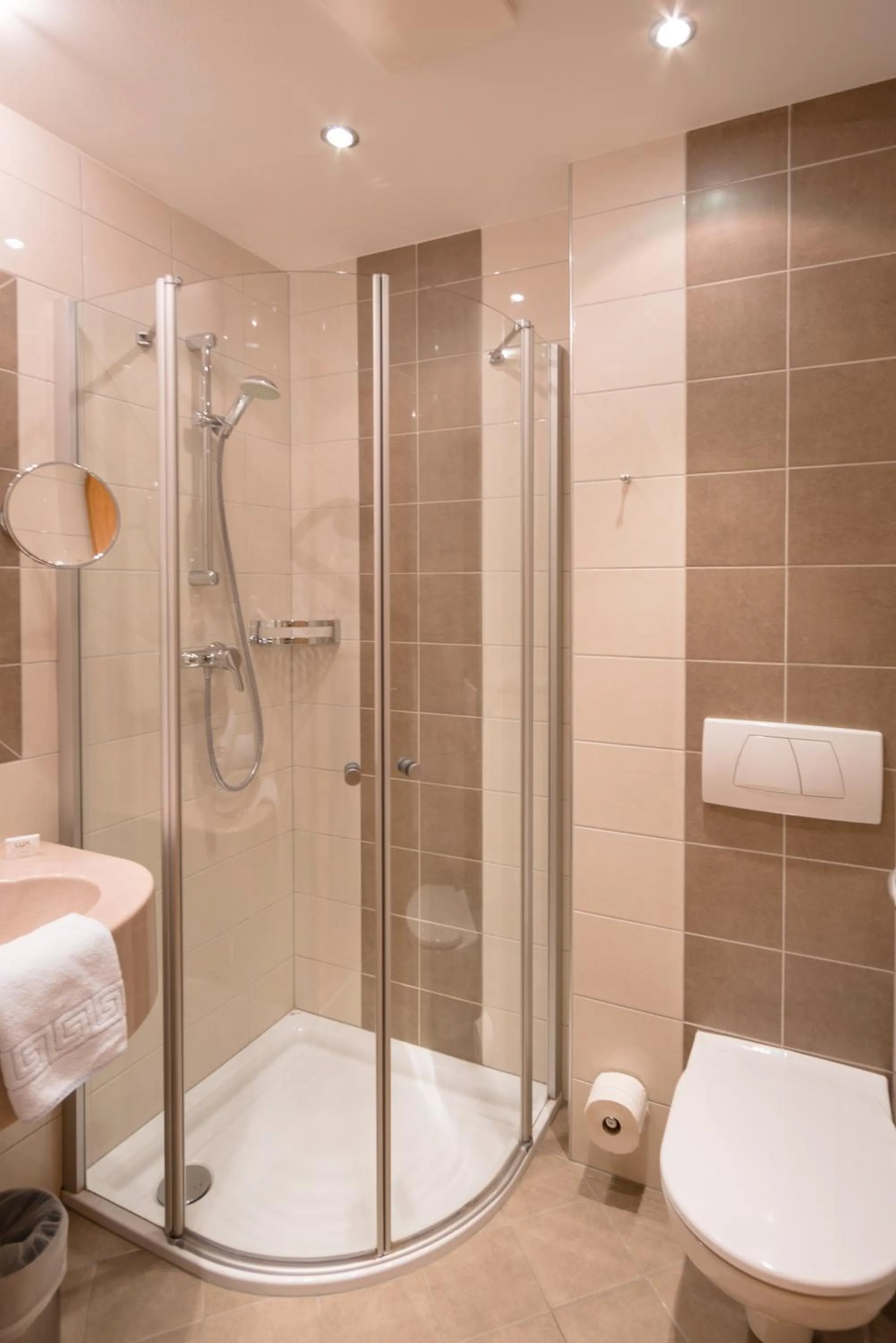 Bathroom in Alpenhotel Badmeister