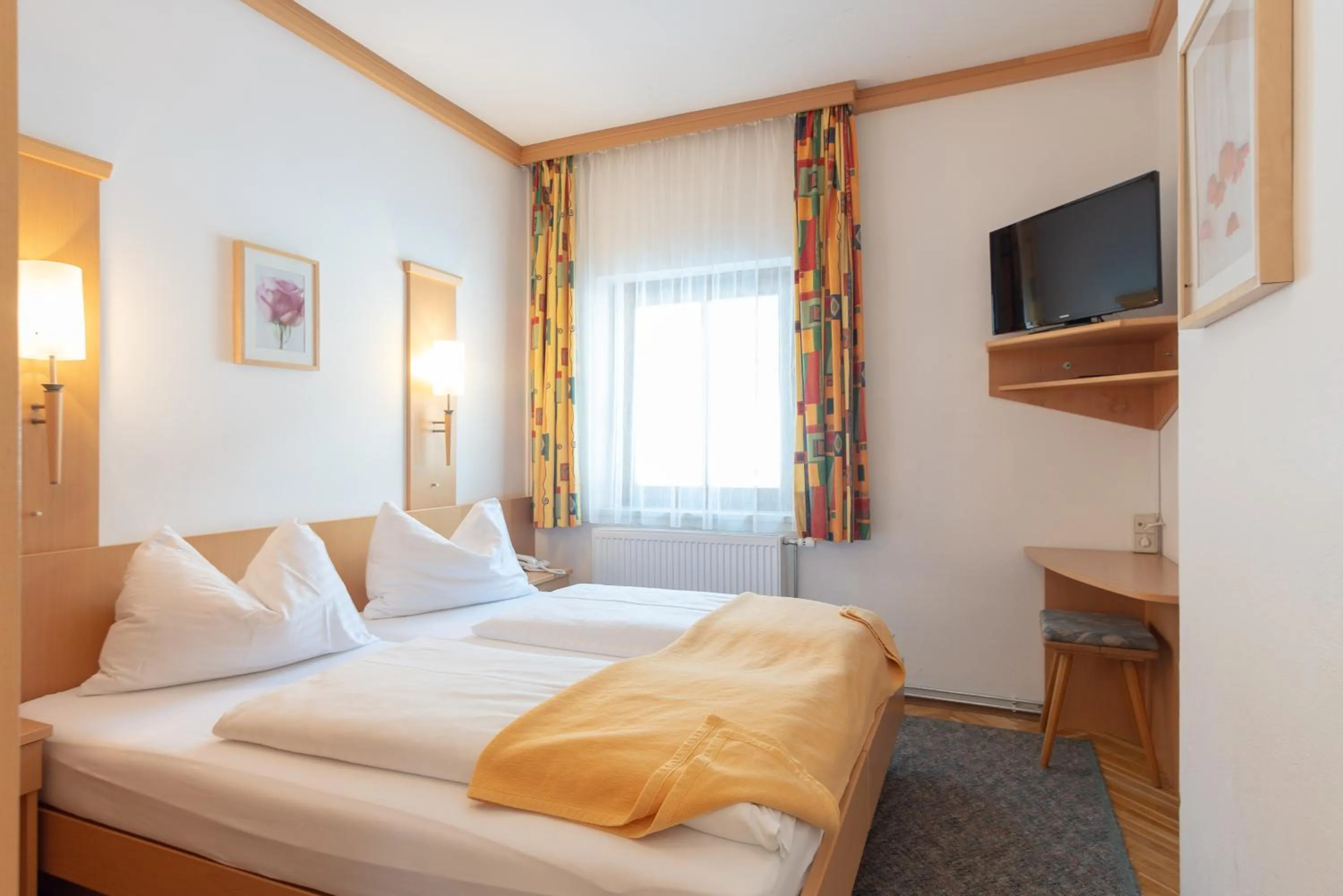 Photo of the whole room, Bed in Alpenhotel Badmeister