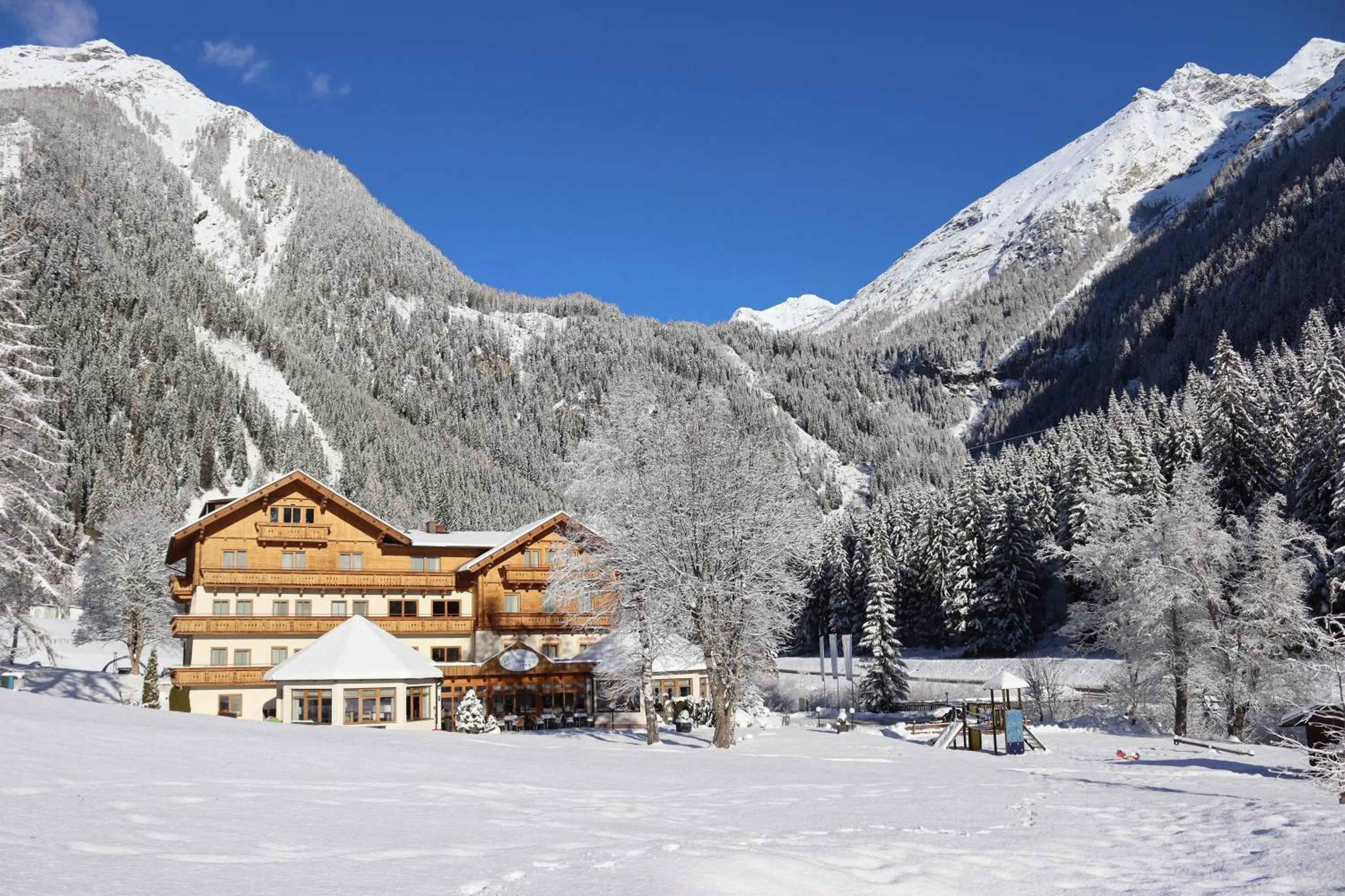 Property building in Alpenhotel Badmeister