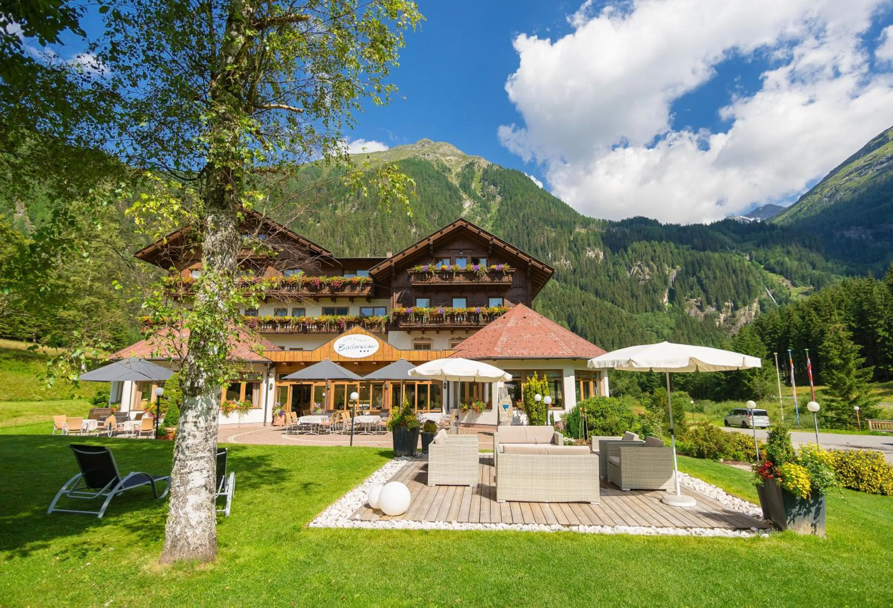 Facade/entrance in Alpenhotel Badmeister