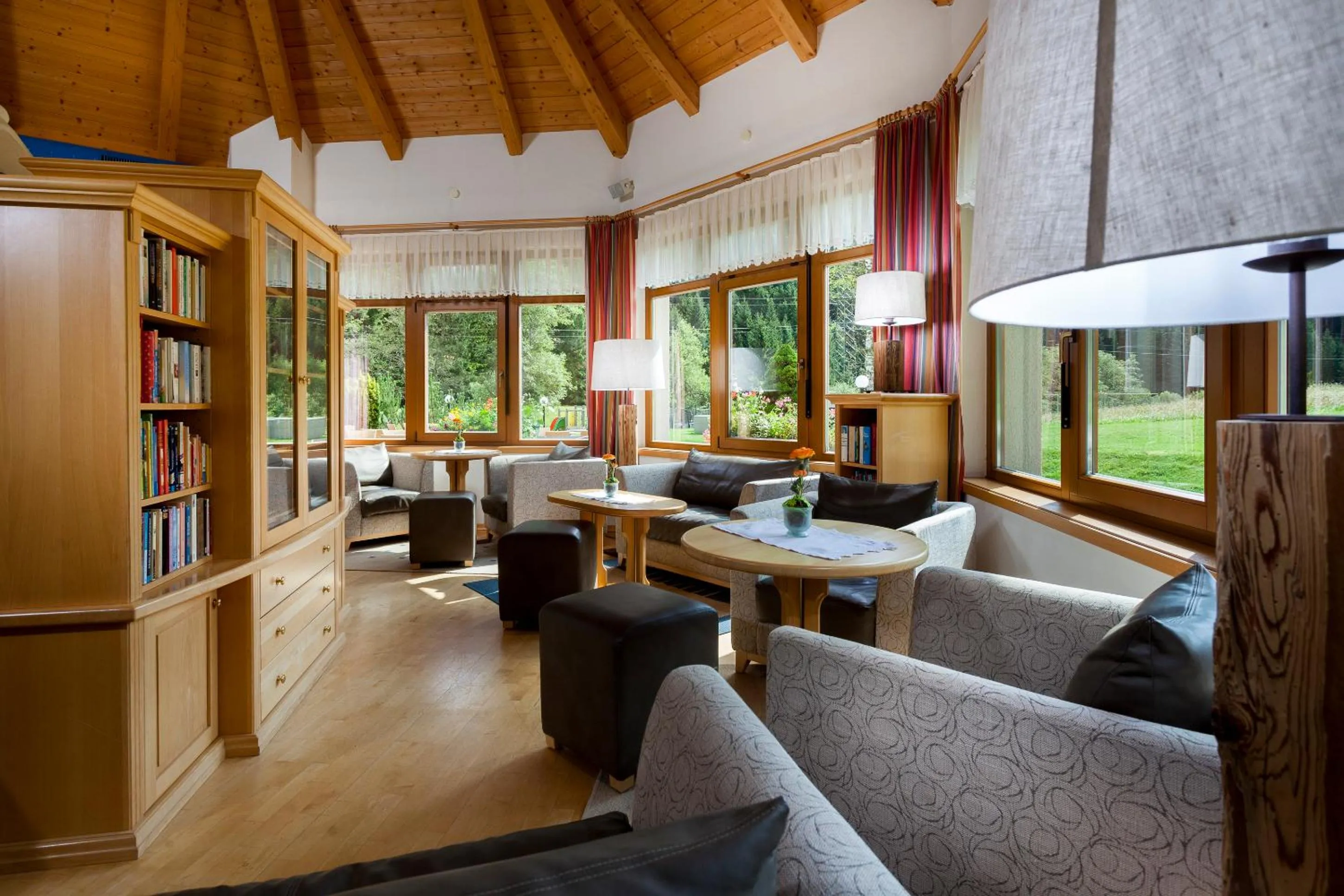 Library in Alpenhotel Badmeister