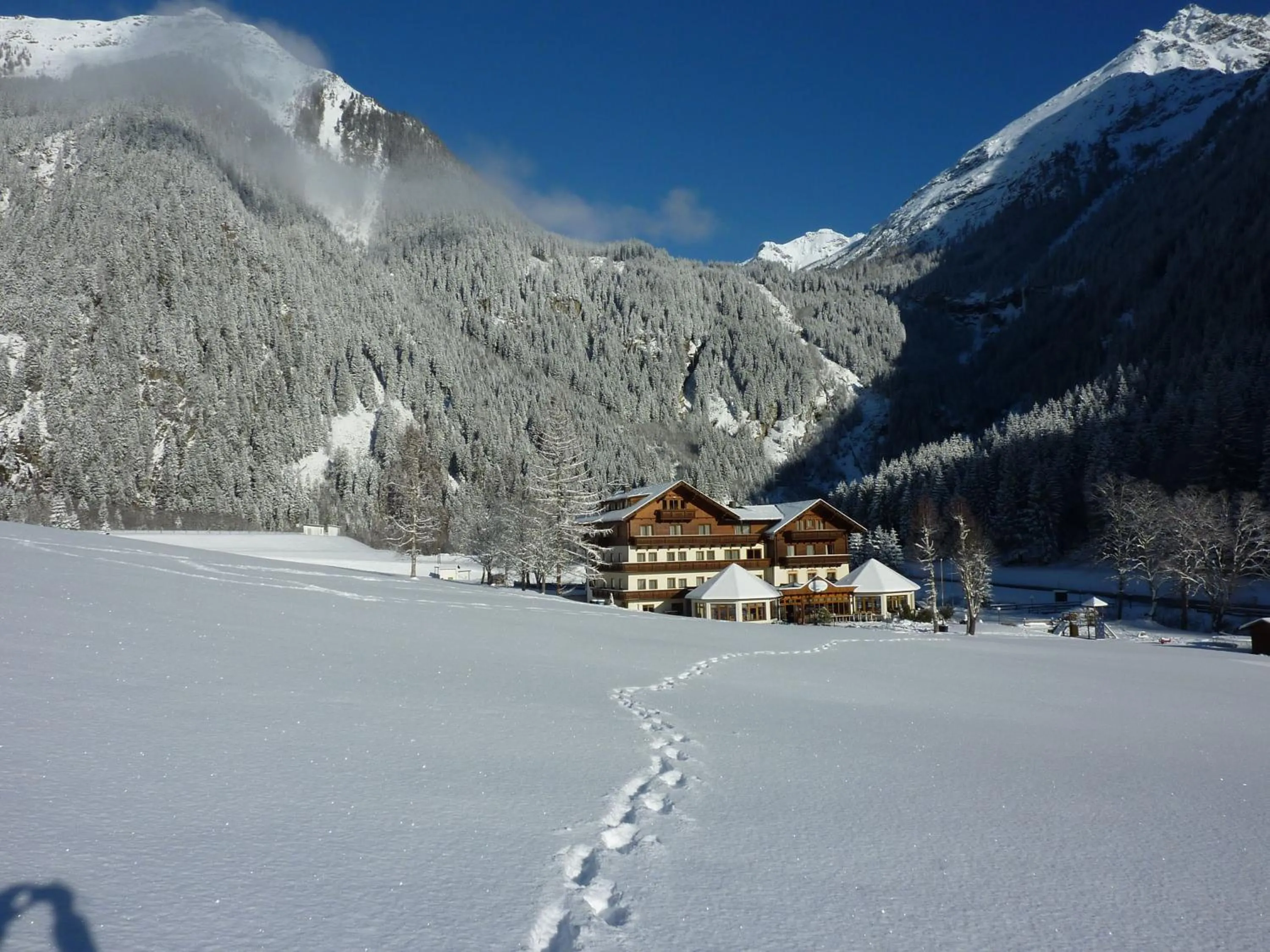 Property building in Alpenhotel Badmeister