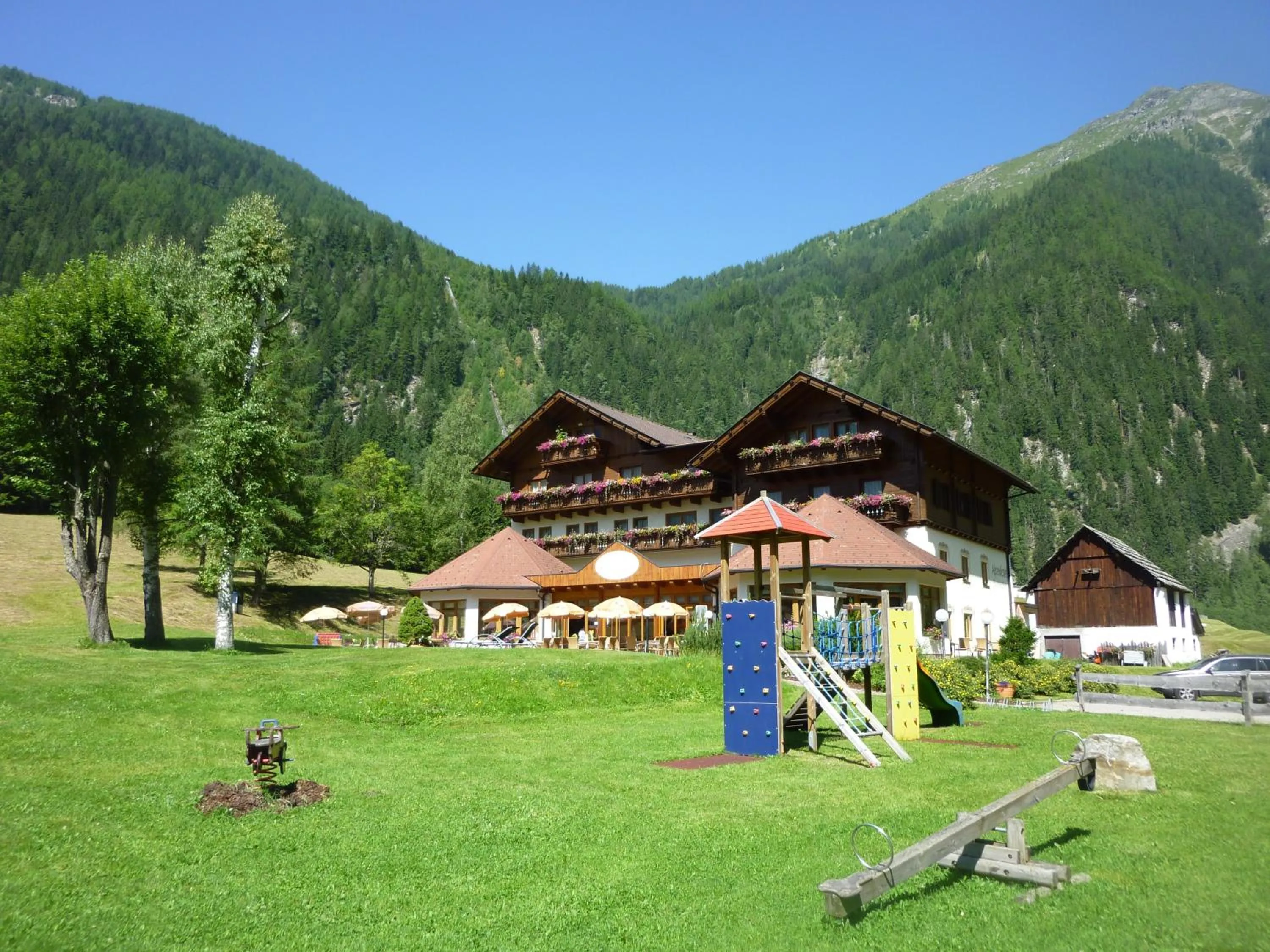 Facade/entrance in Alpenhotel Badmeister