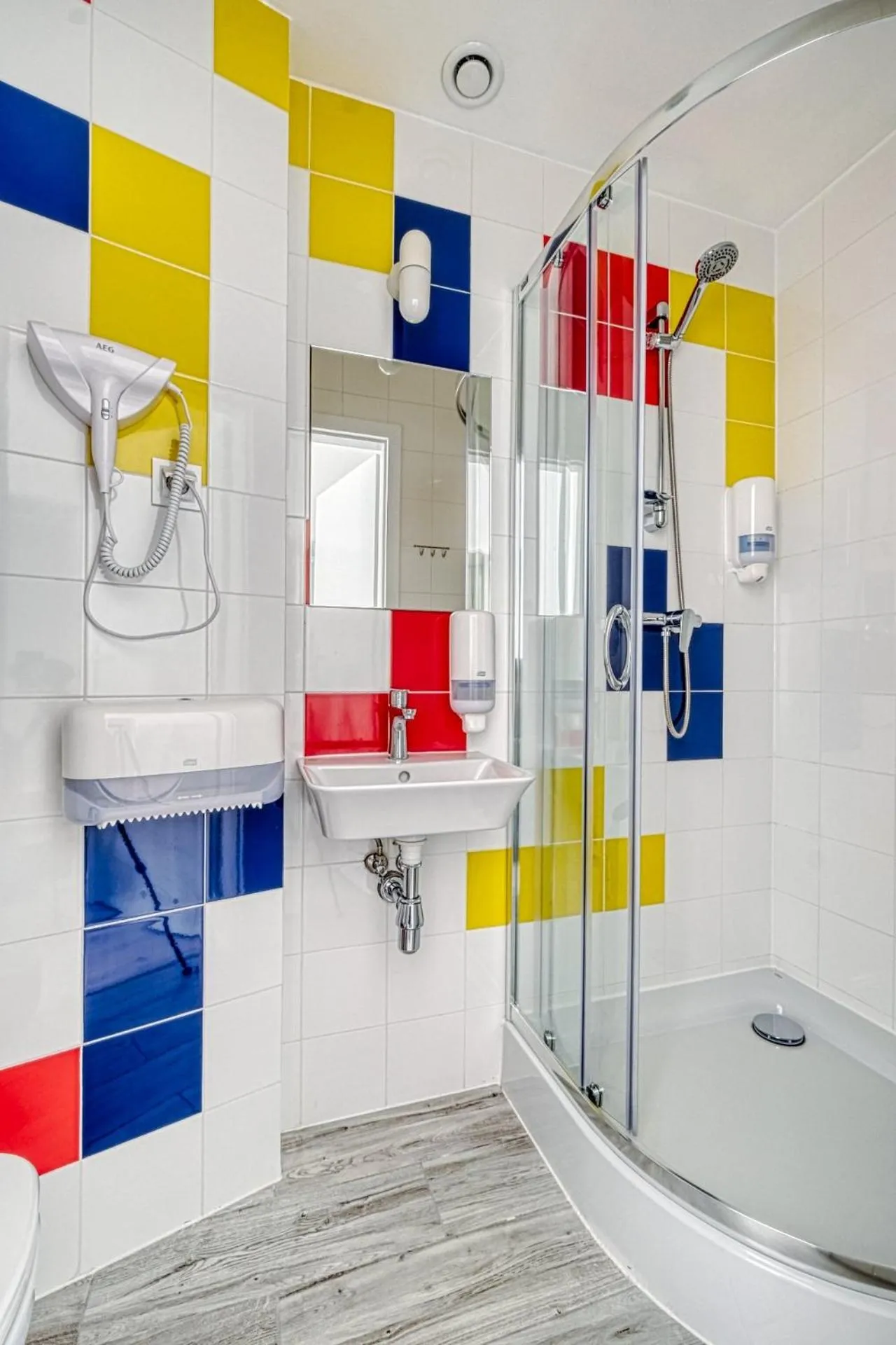 Shower in Level Rooms